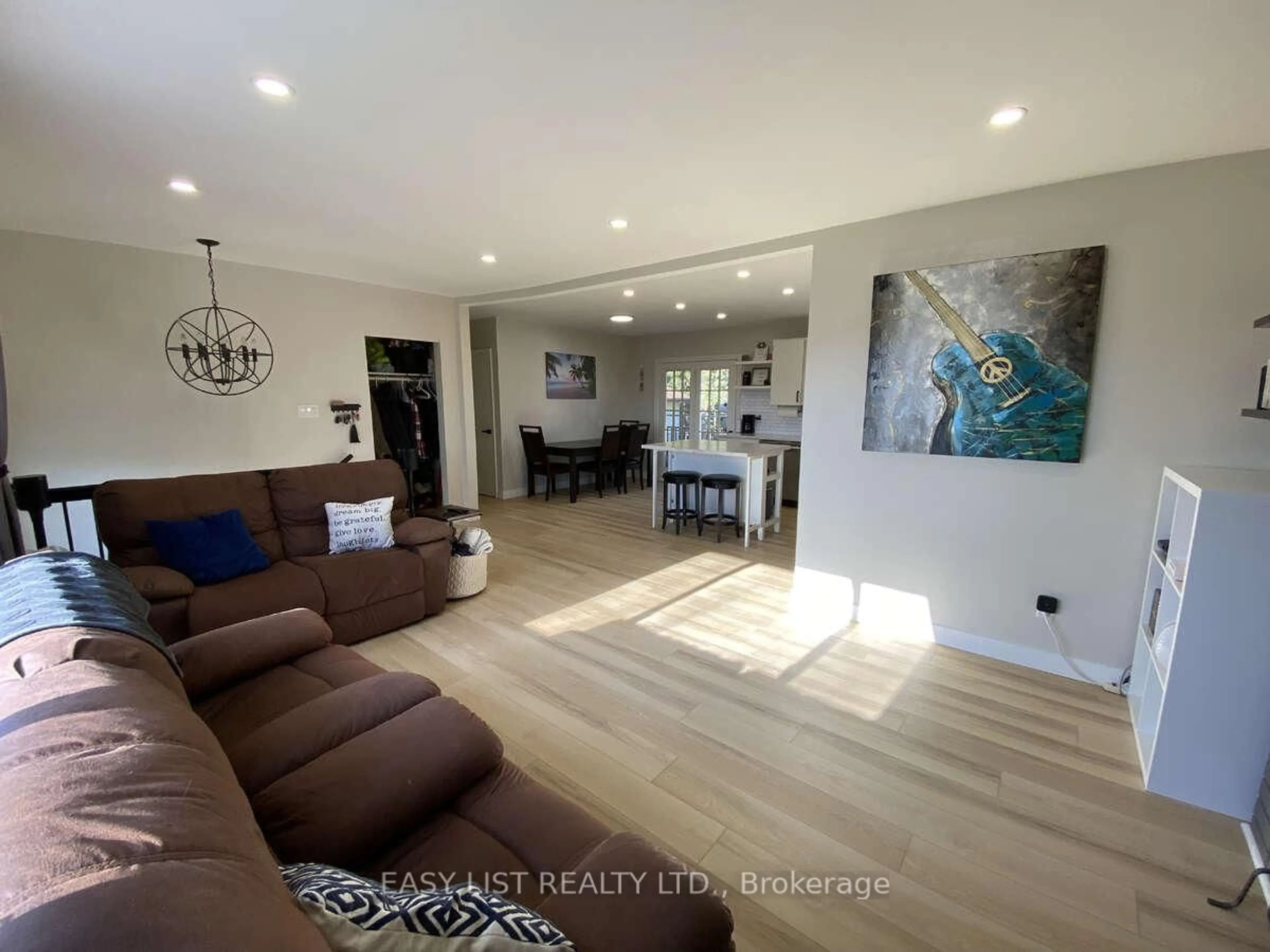 Living room with furniture, unknown for 1188 Portland St, London East Ontario N5V 2L3