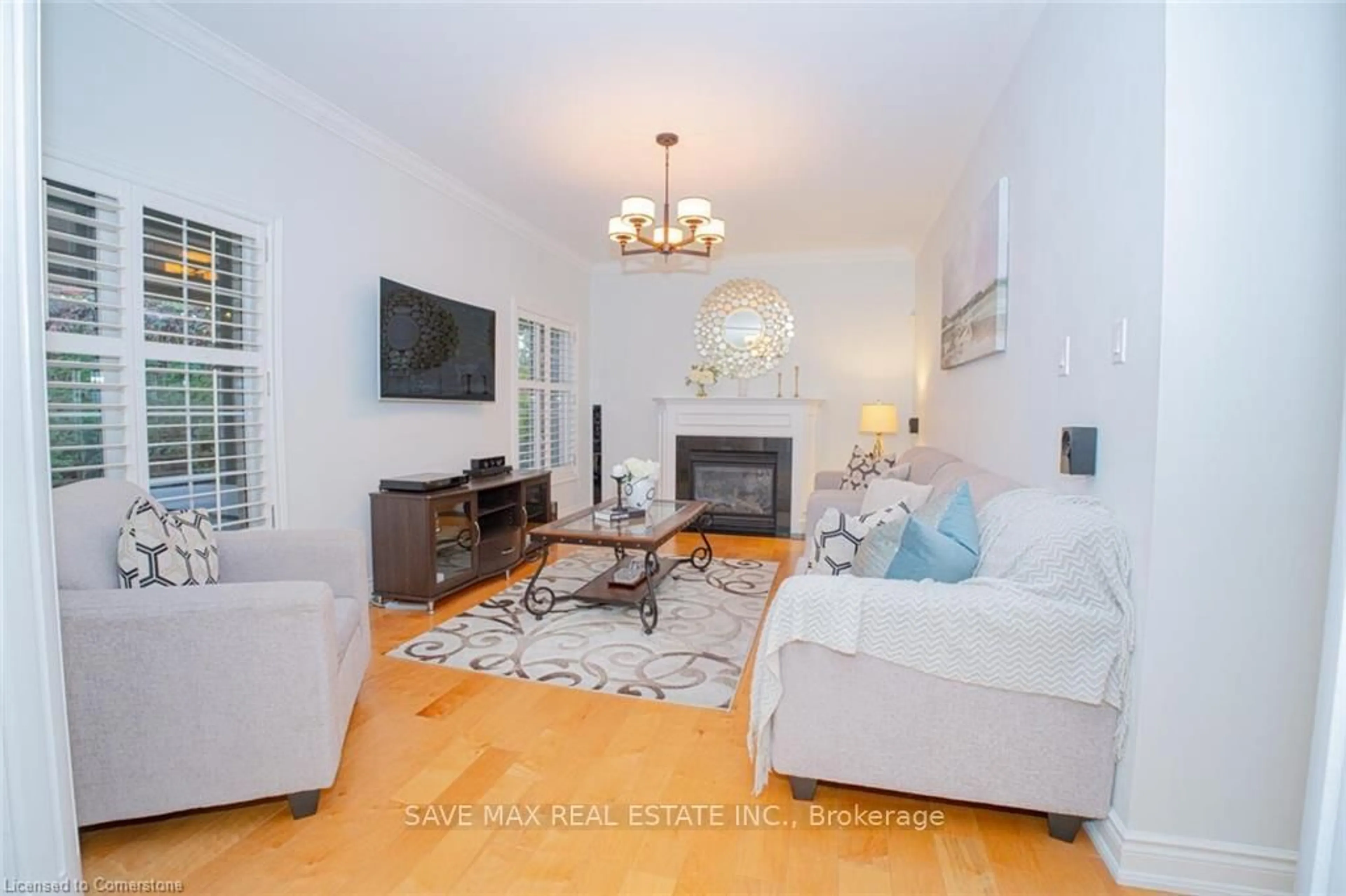 Living room with furniture, unknown for 50 Islandview Way, Hamilton Ontario L8E 6C1