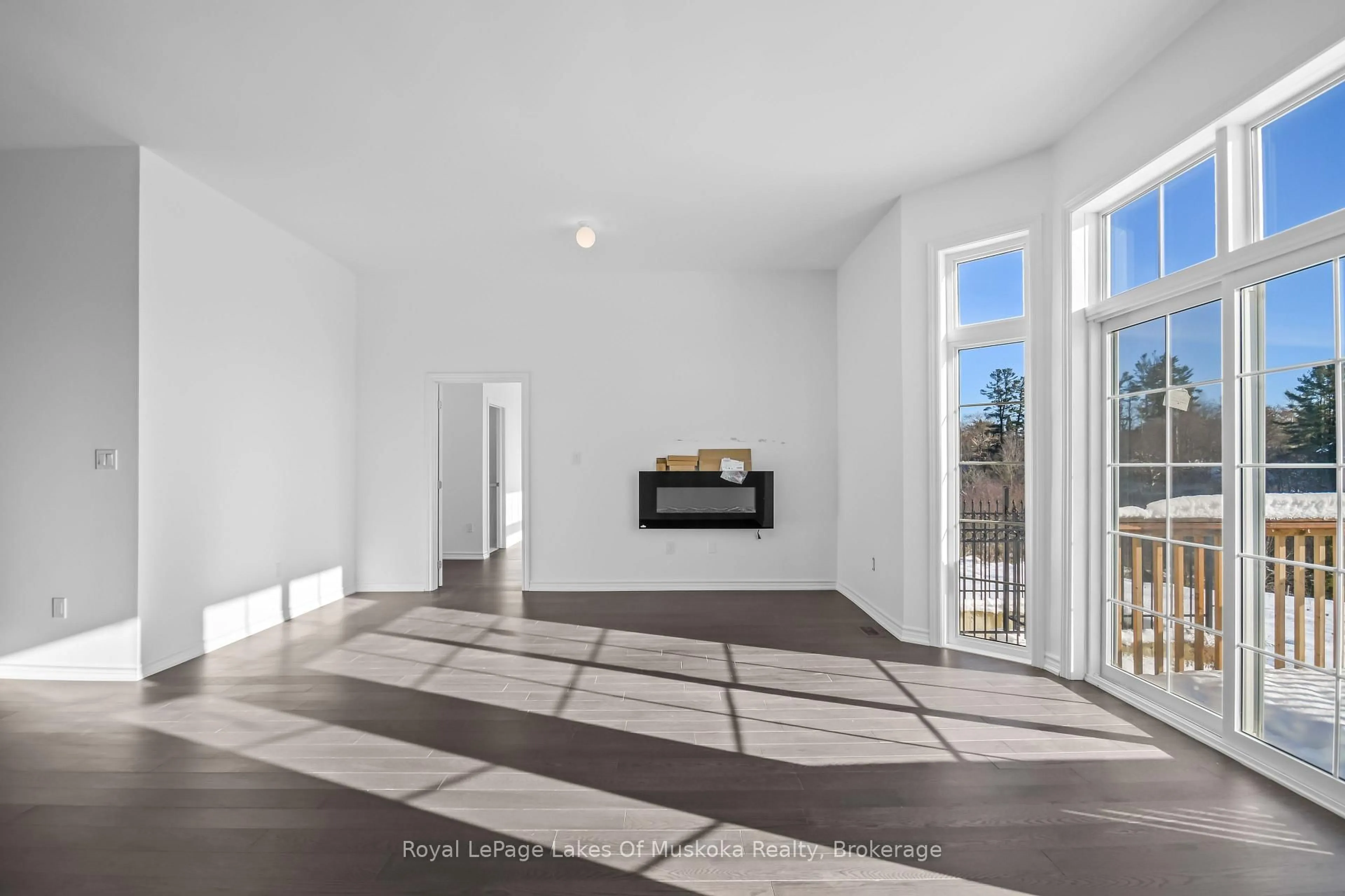 Indoor entryway for 5 Turnberry Crt, Bracebridge Ontario P1L 0N5