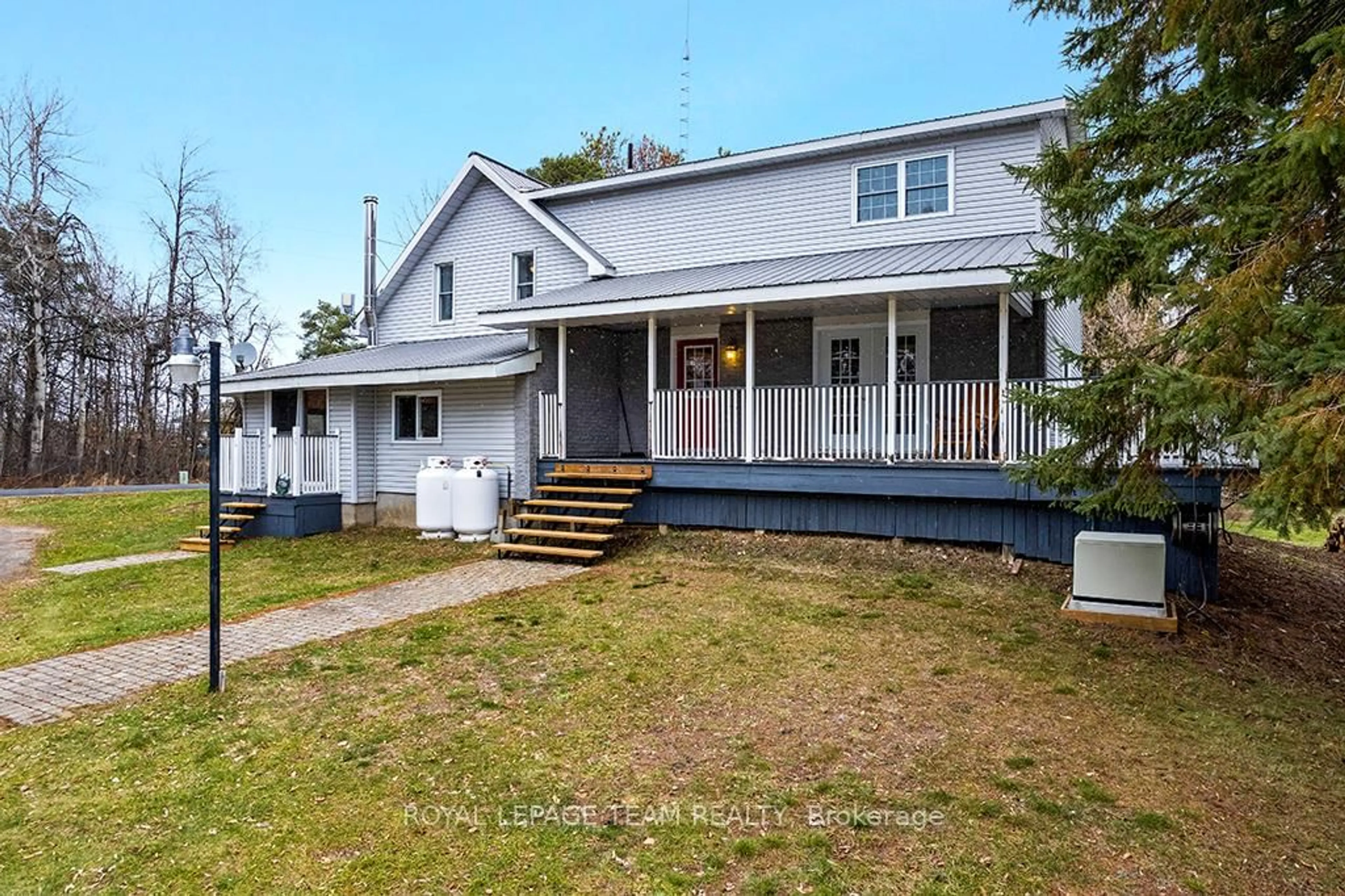 A pic from outside/outdoor area/front of a property/back of a property/a pic from drone, building for 10240 French Settlement Rd, North Dundas Ontario K0G 1J0