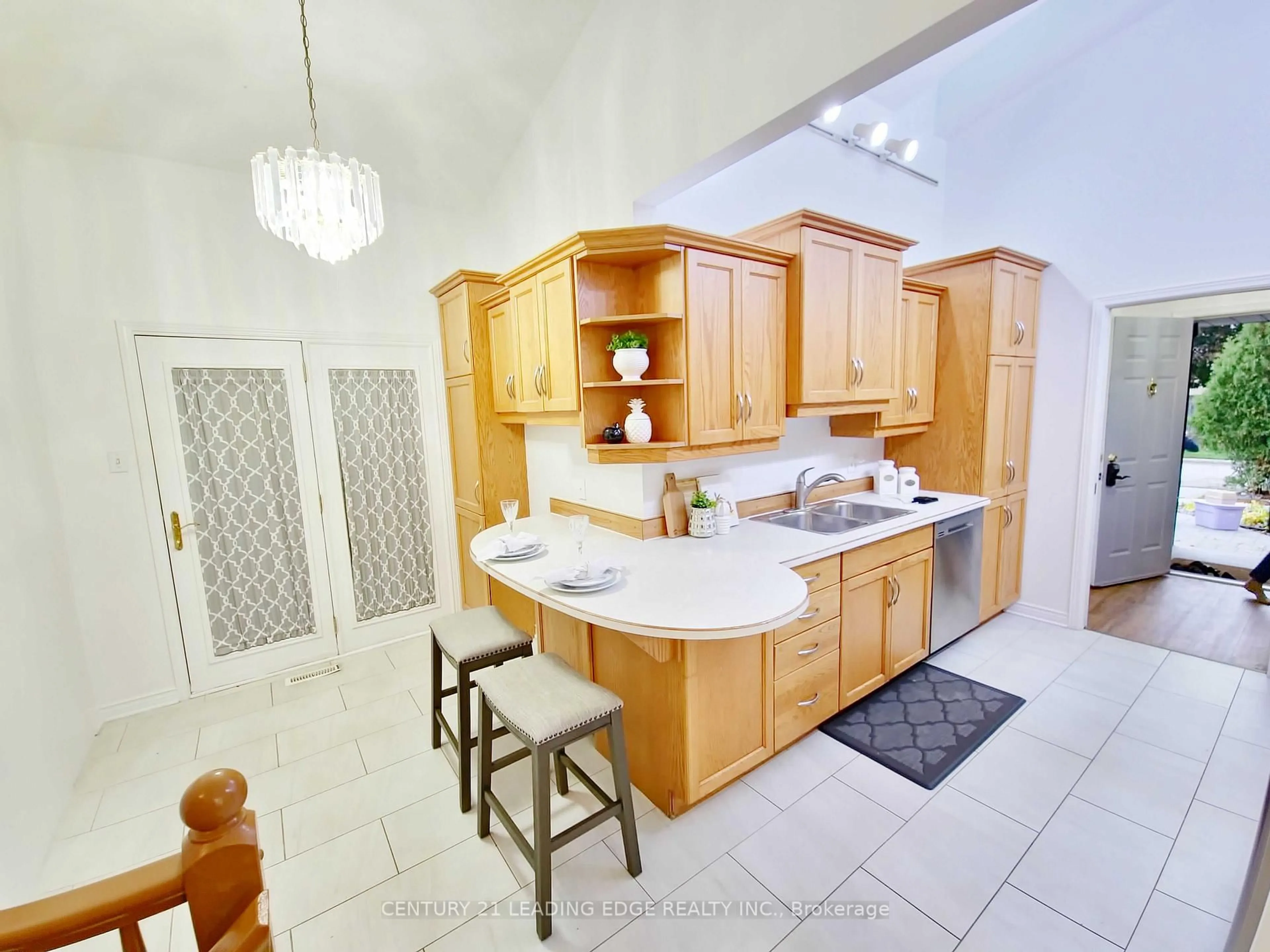 Open concept kitchen, ceramic/tile floor for 50 Barrydale Cres, London North Ontario N6G 2X4