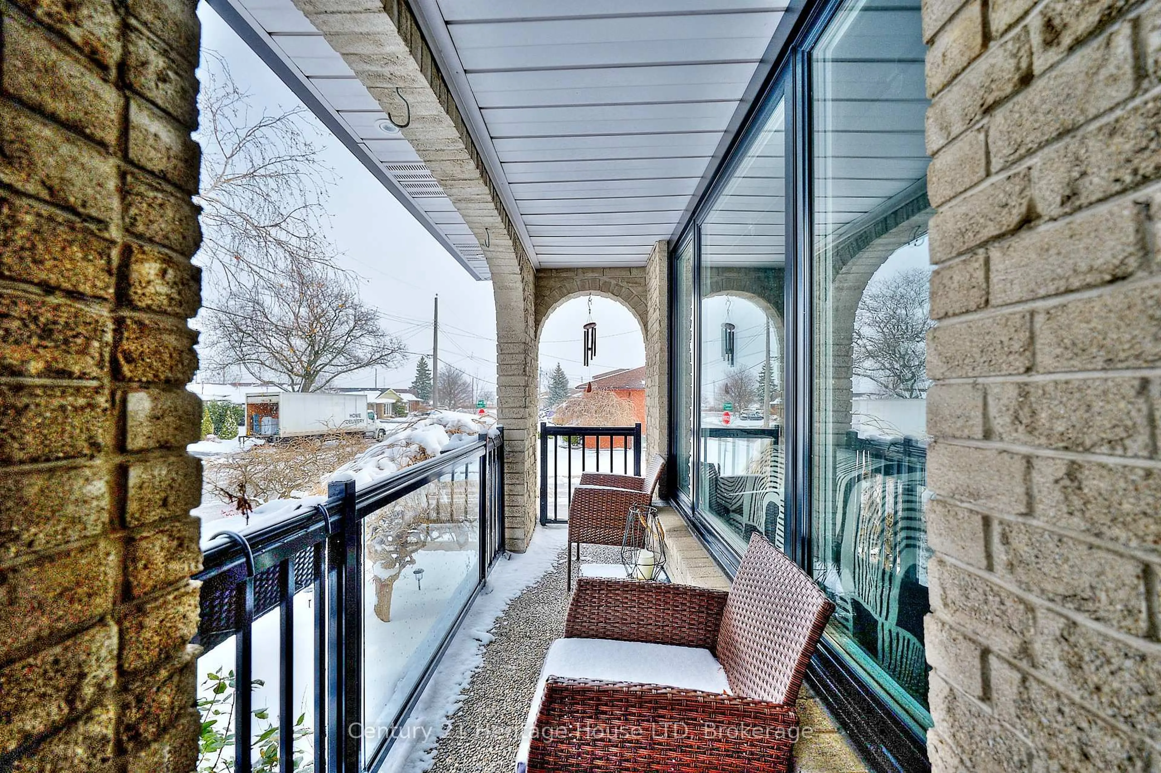Patio, street for 70 Taymall St, Hamilton Ontario L8W 2A1