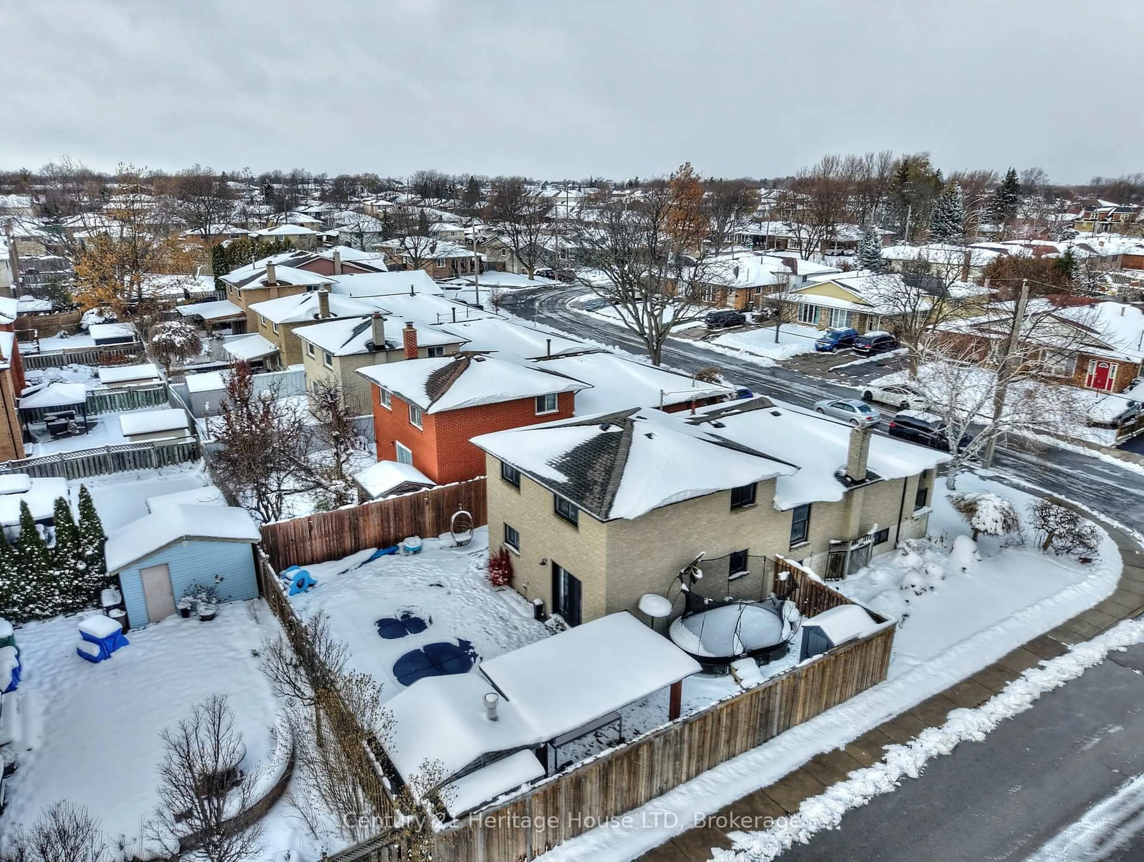 A pic from outside/outdoor area/front of a property/back of a property/a pic from drone, street for 70 Taymall St, Hamilton Ontario L8W 2A1