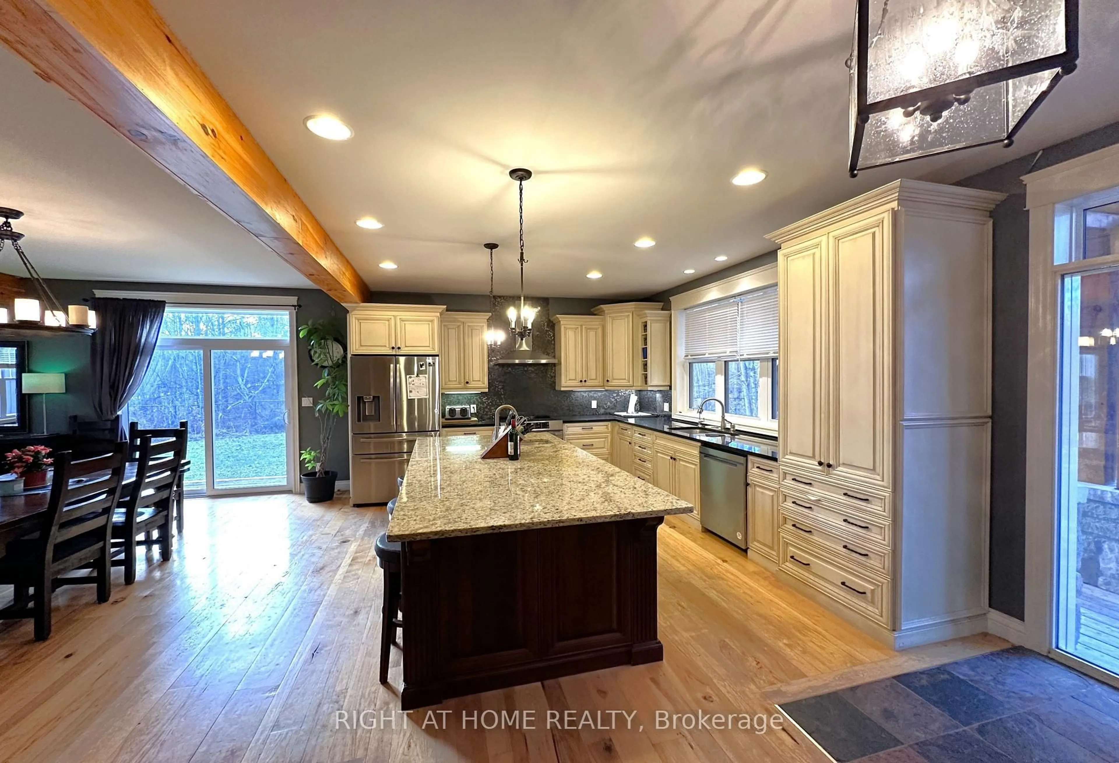 Open concept kitchen, unknown for 129 Blue Jay Cres, Grey Highlands Ontario N0C 1H0