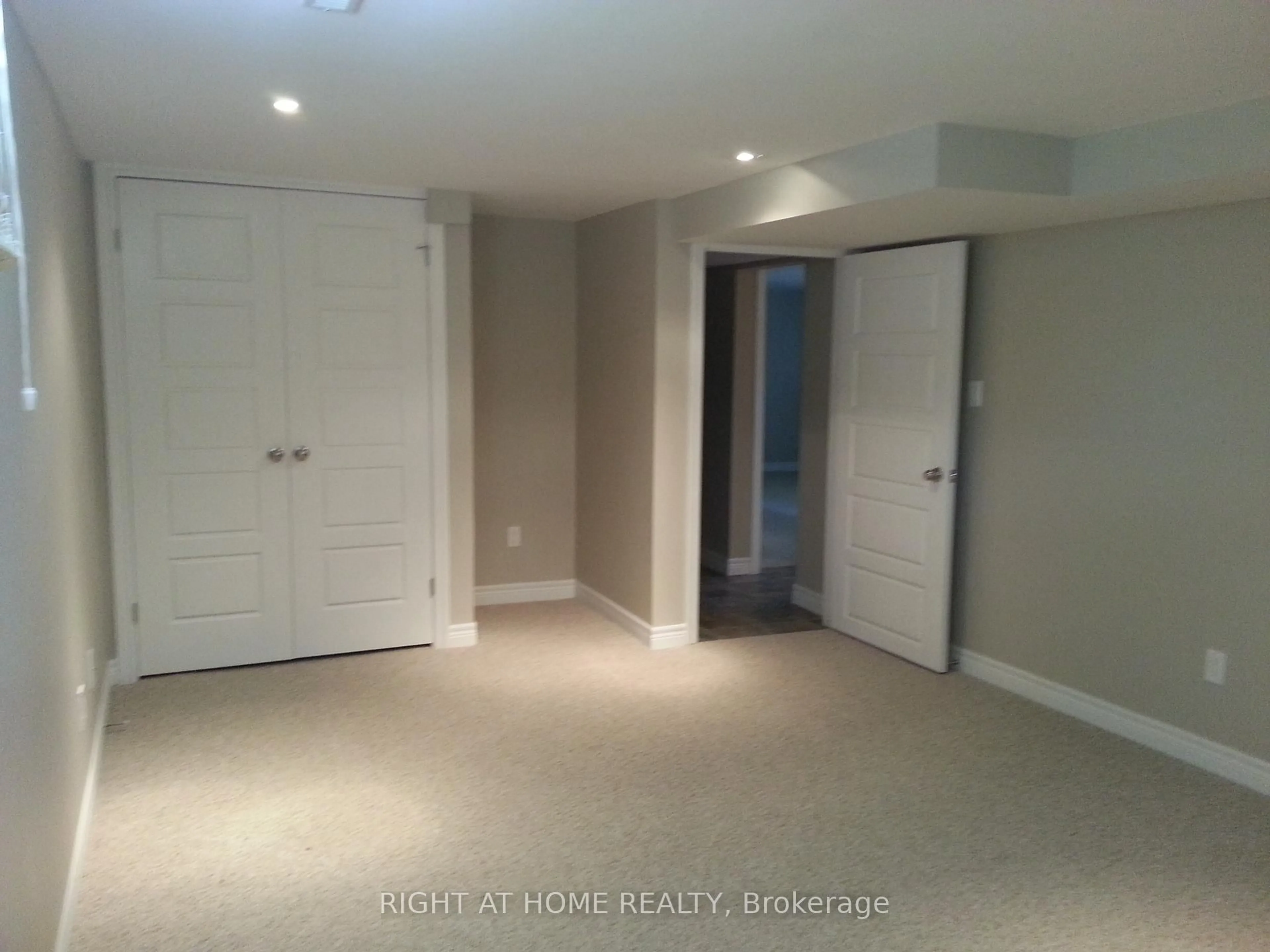 A pic of a room for 53 Irwin St, London North Ontario N6G 1C9
