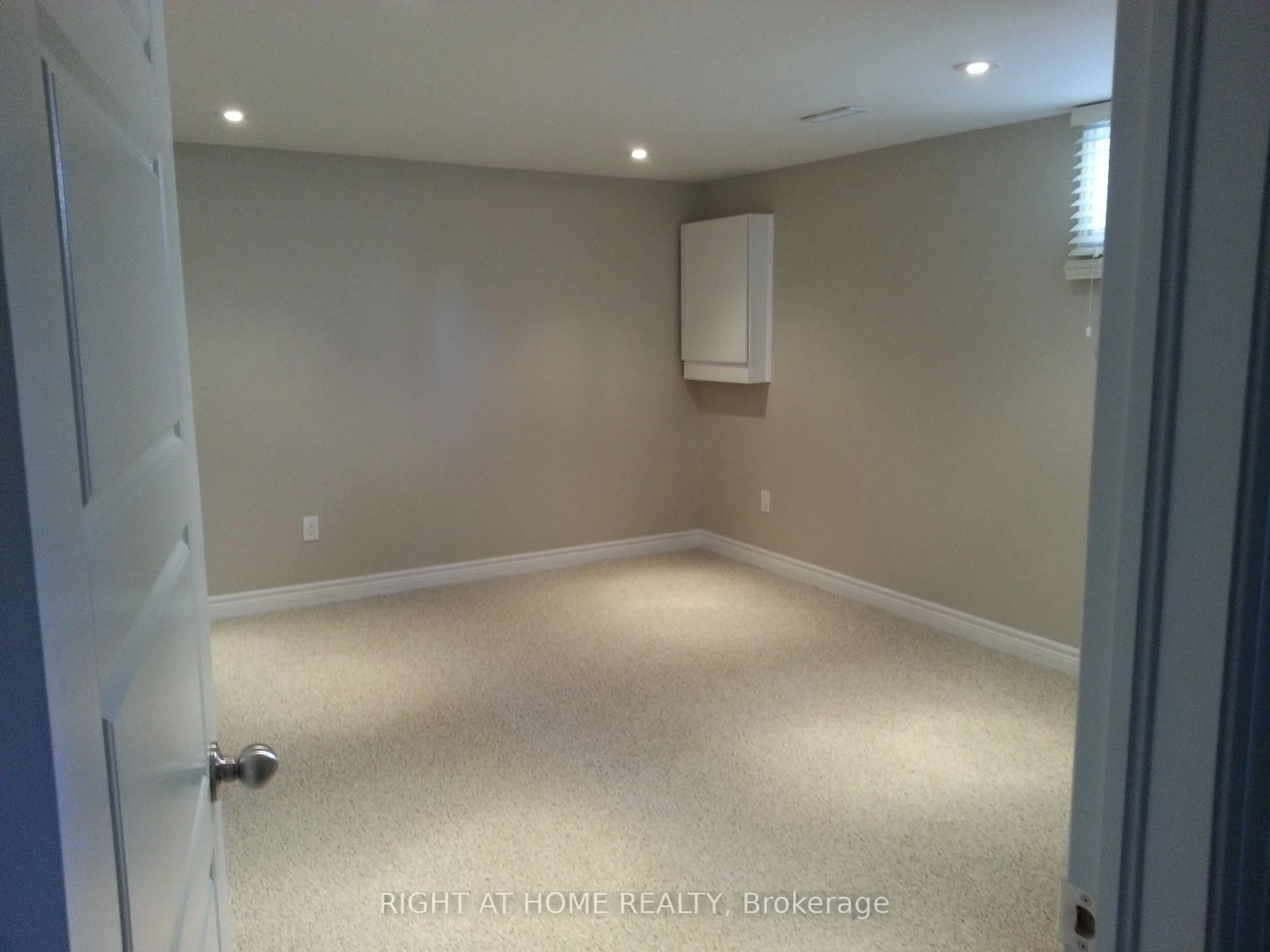 A pic of a room for 53 Irwin St, London North Ontario N6G 1C9