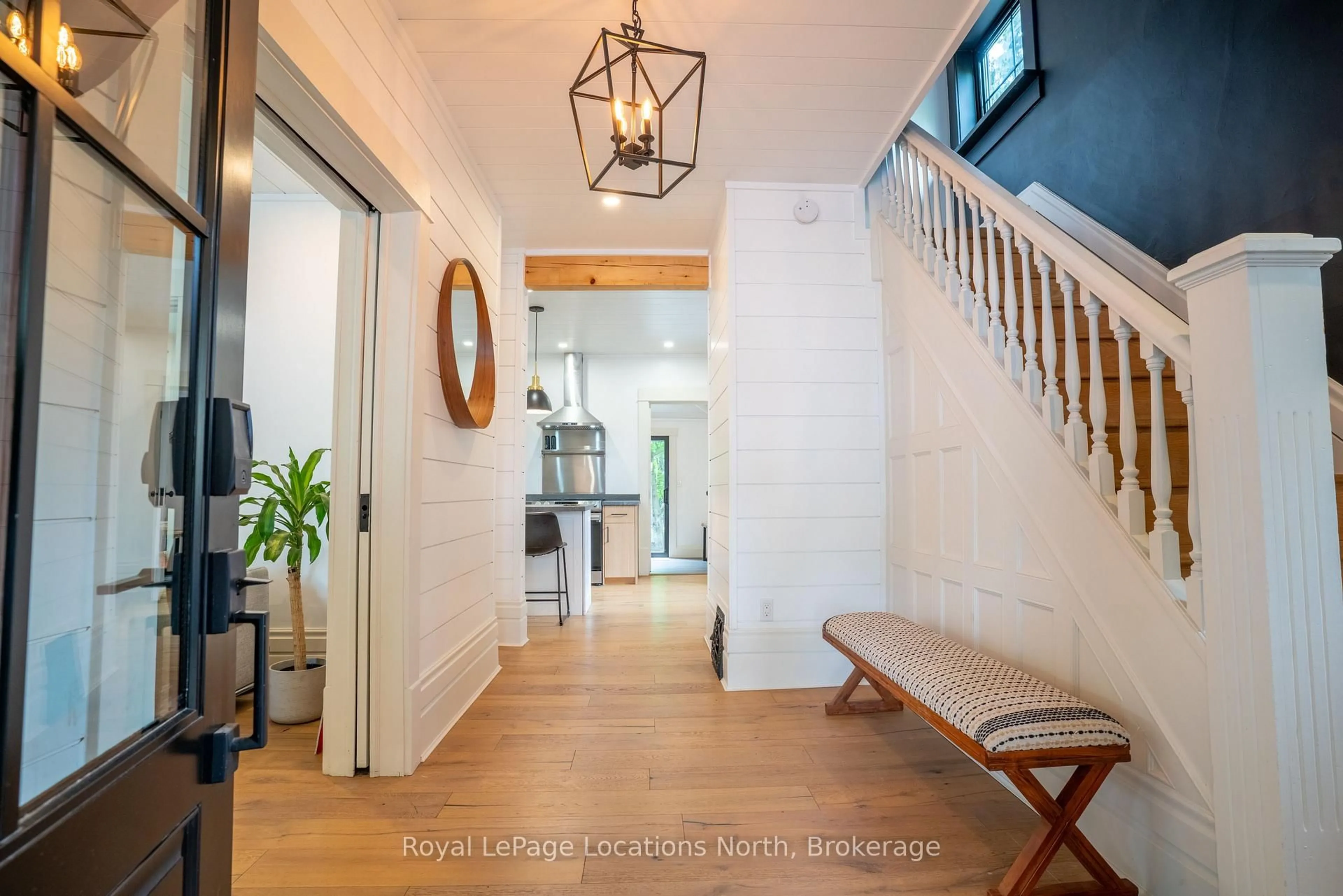 Indoor entryway for 24 Marshall St, Meaford Ontario N4L 1E3