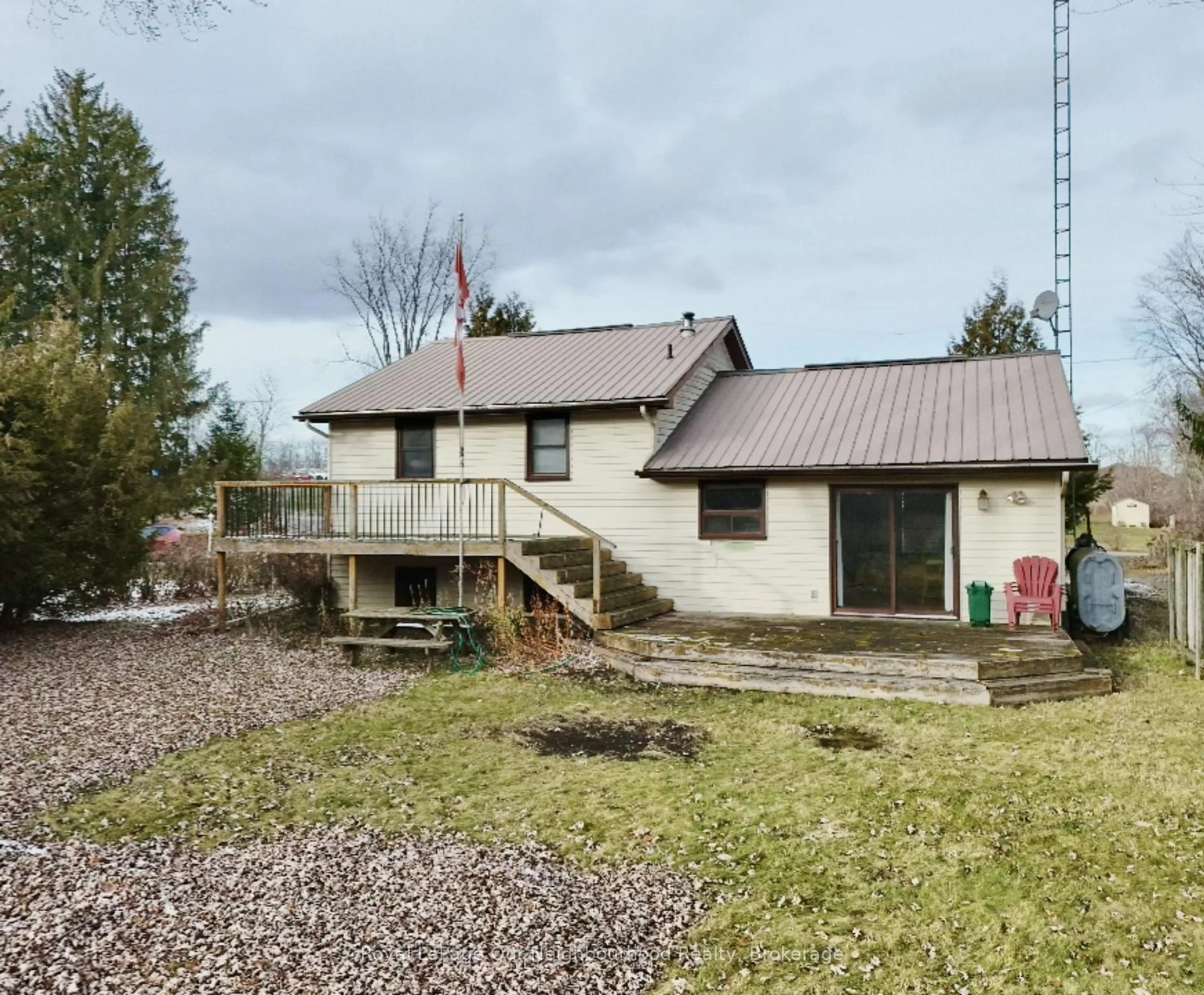A pic from outside/outdoor area/front of a property/back of a property/a pic from drone, building for 25 River Rd, Trent Hills Ontario K0L 1L0