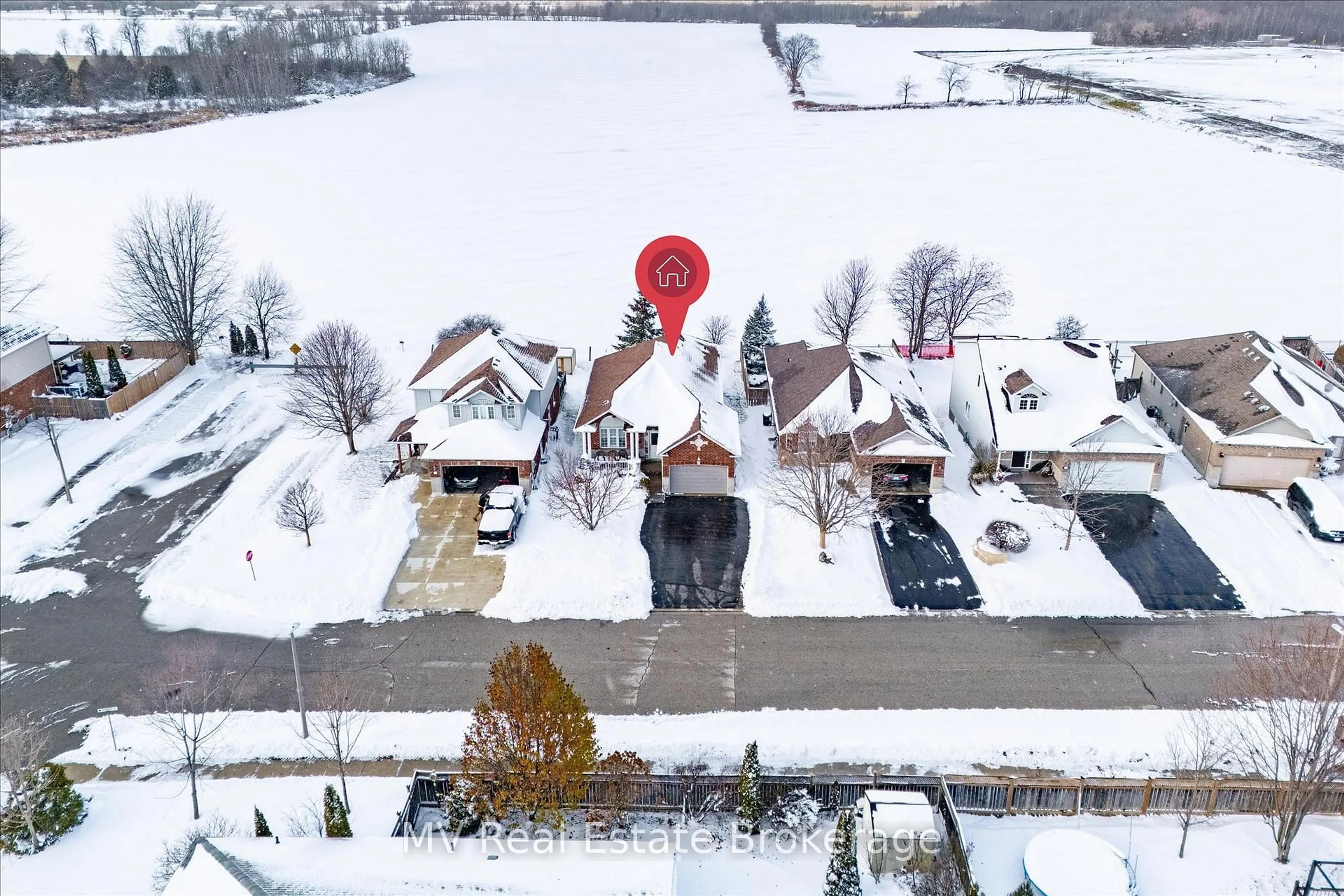 A pic from outside/outdoor area/front of a property/back of a property/a pic from drone, street for 115 Harper Cres, Centre Wellington Ontario N1M 3W1
