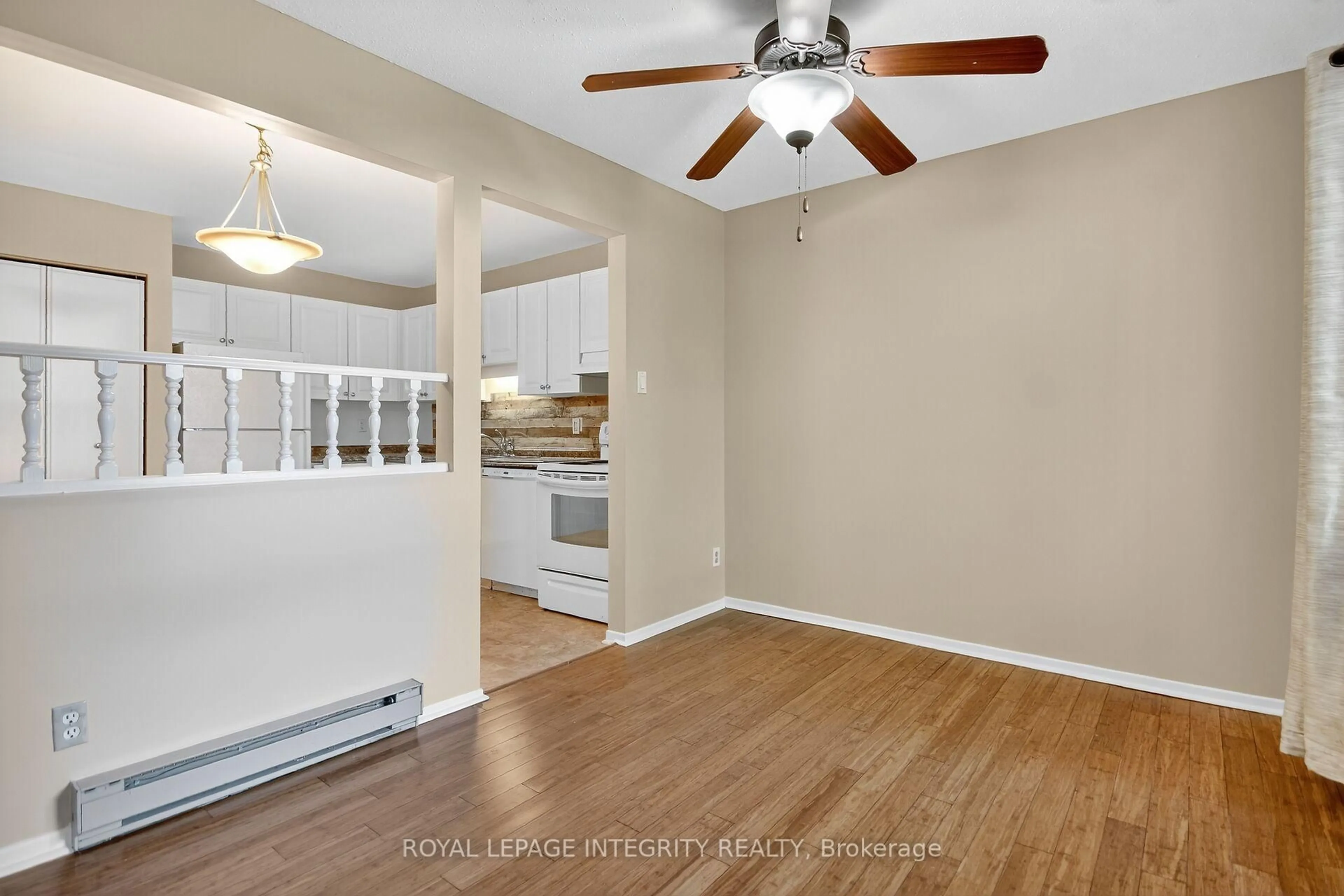 Unknown for 214 Equestrian Dr #A, Ottawa Ontario K2M 1E2