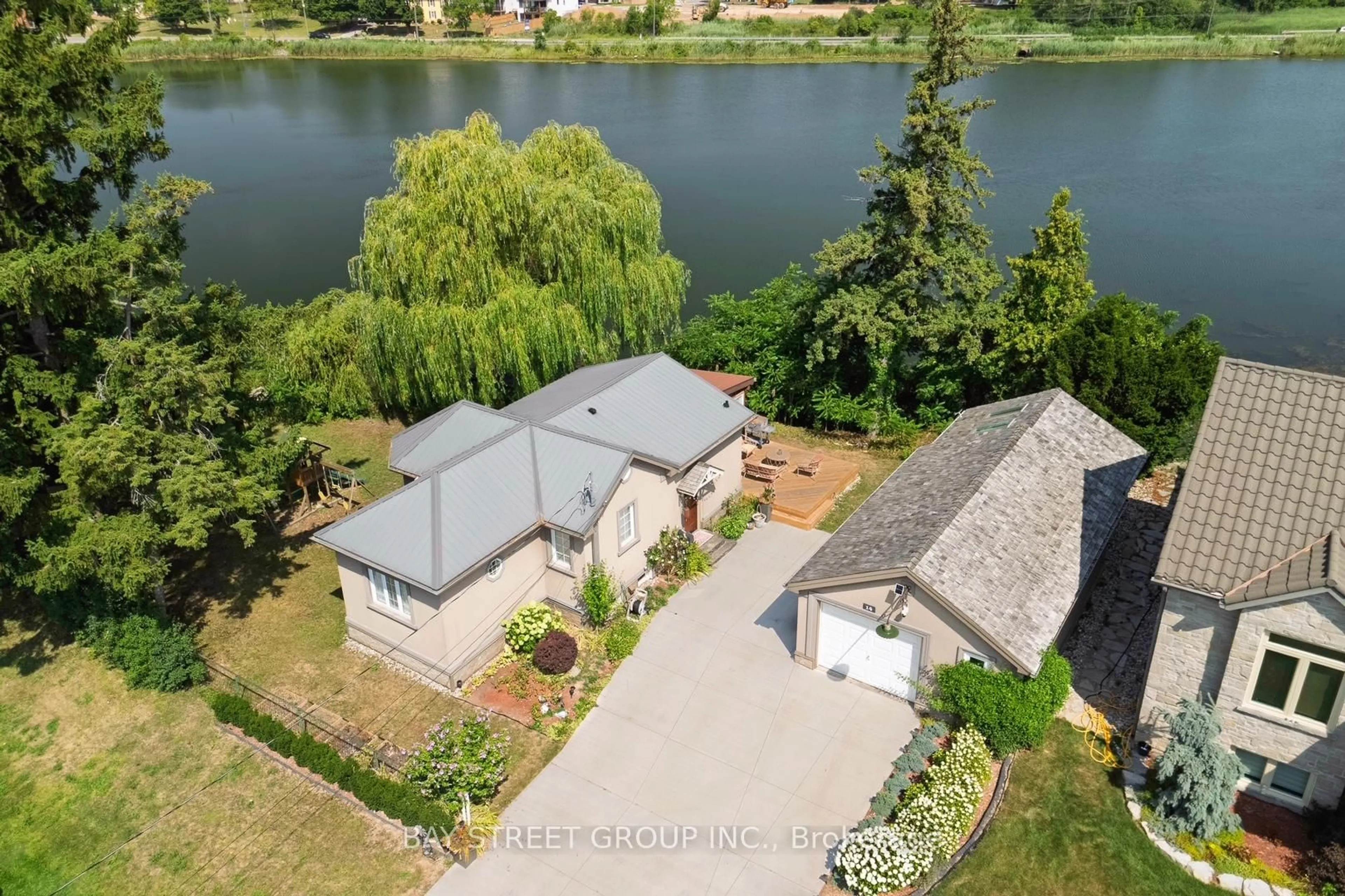 A pic from outside/outdoor area/front of a property/back of a property/a pic from drone, water/lake/river/ocean view for 14 Marlatts Rd, Thorold Ontario L2V 1N1