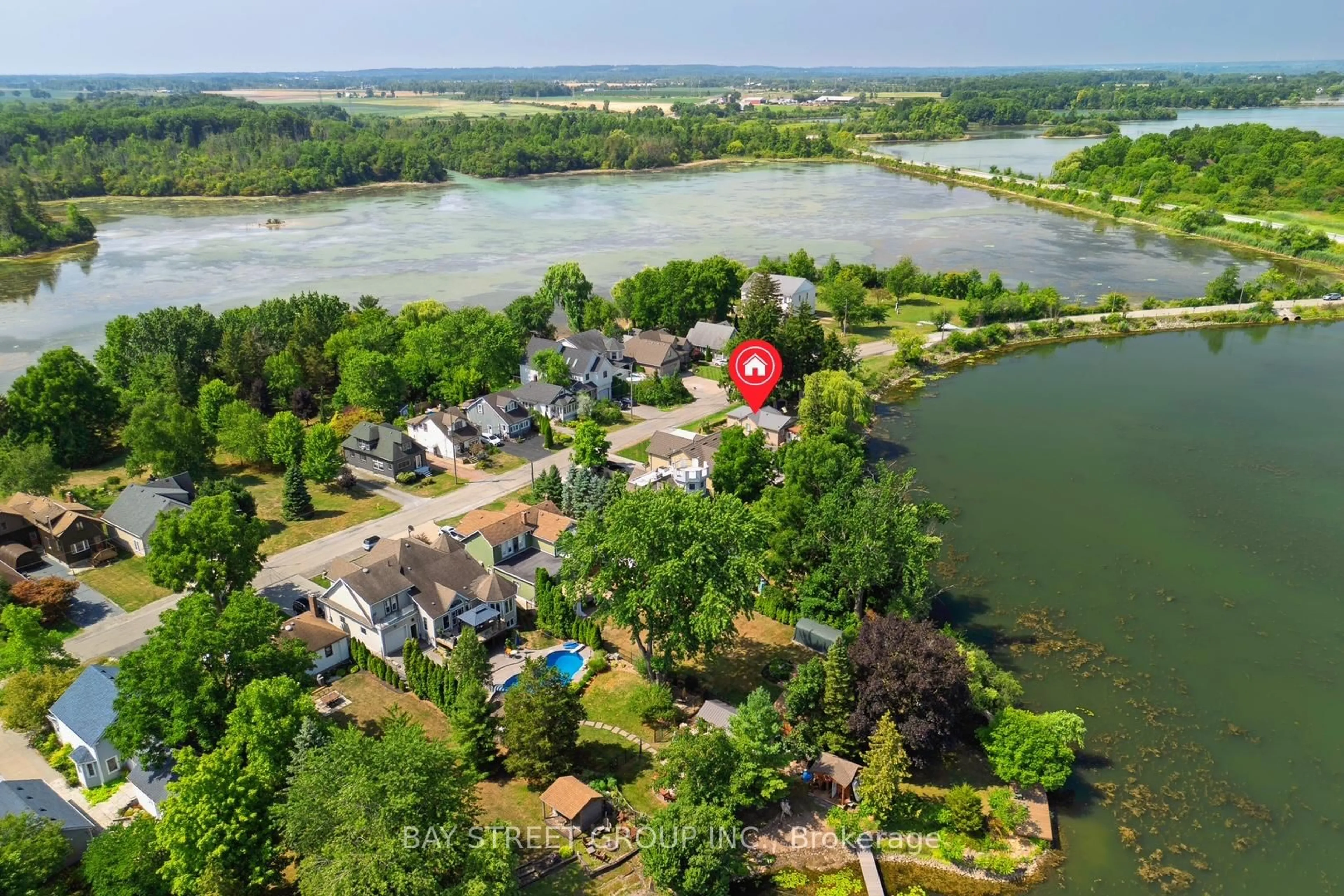 A pic from outside/outdoor area/front of a property/back of a property/a pic from drone, water/lake/river/ocean view for 14 Marlatts Rd, Thorold Ontario L2V 1N1