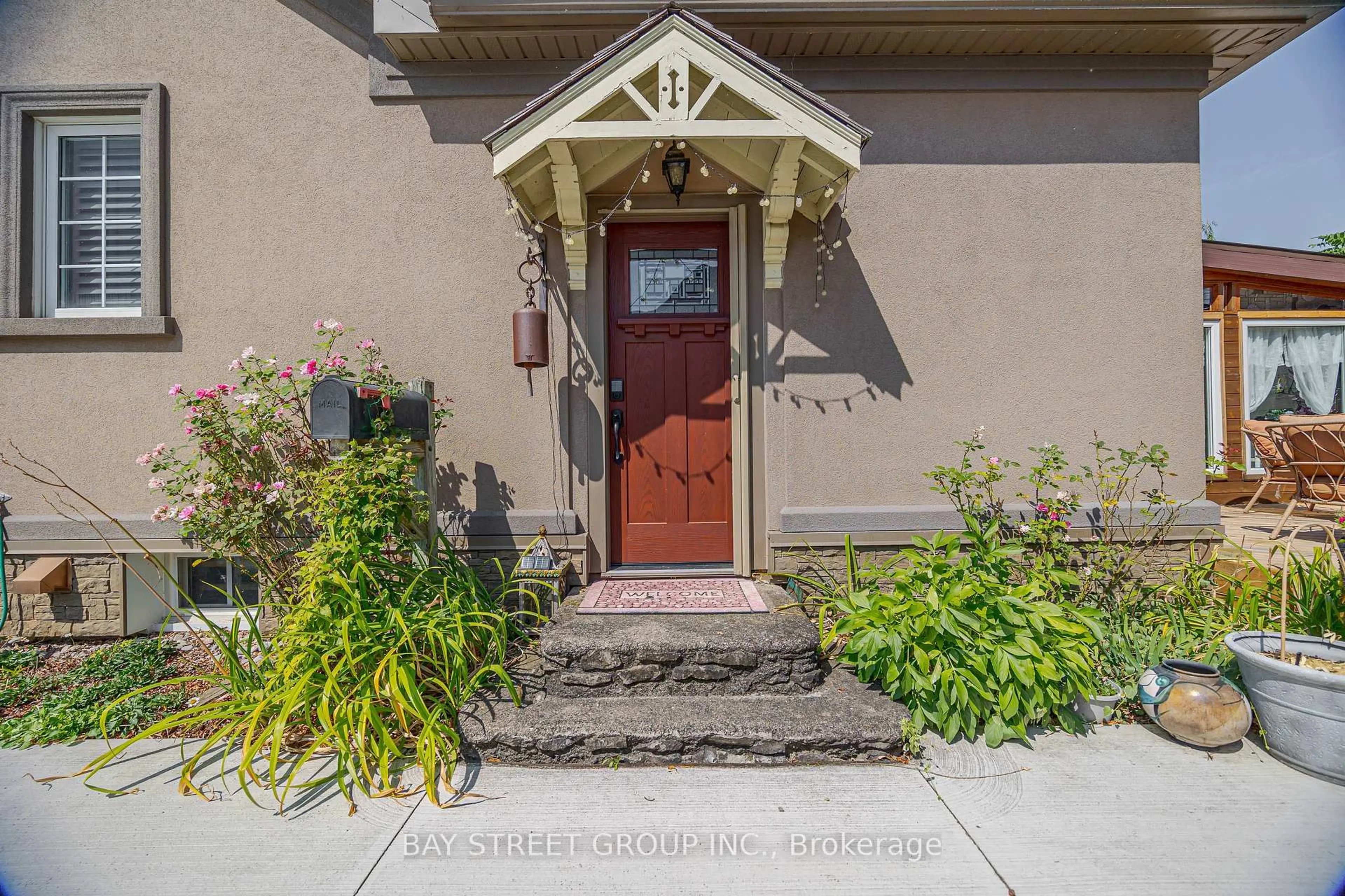 Indoor entryway for 14 Marlatts Rd, Thorold Ontario L2V 1N1