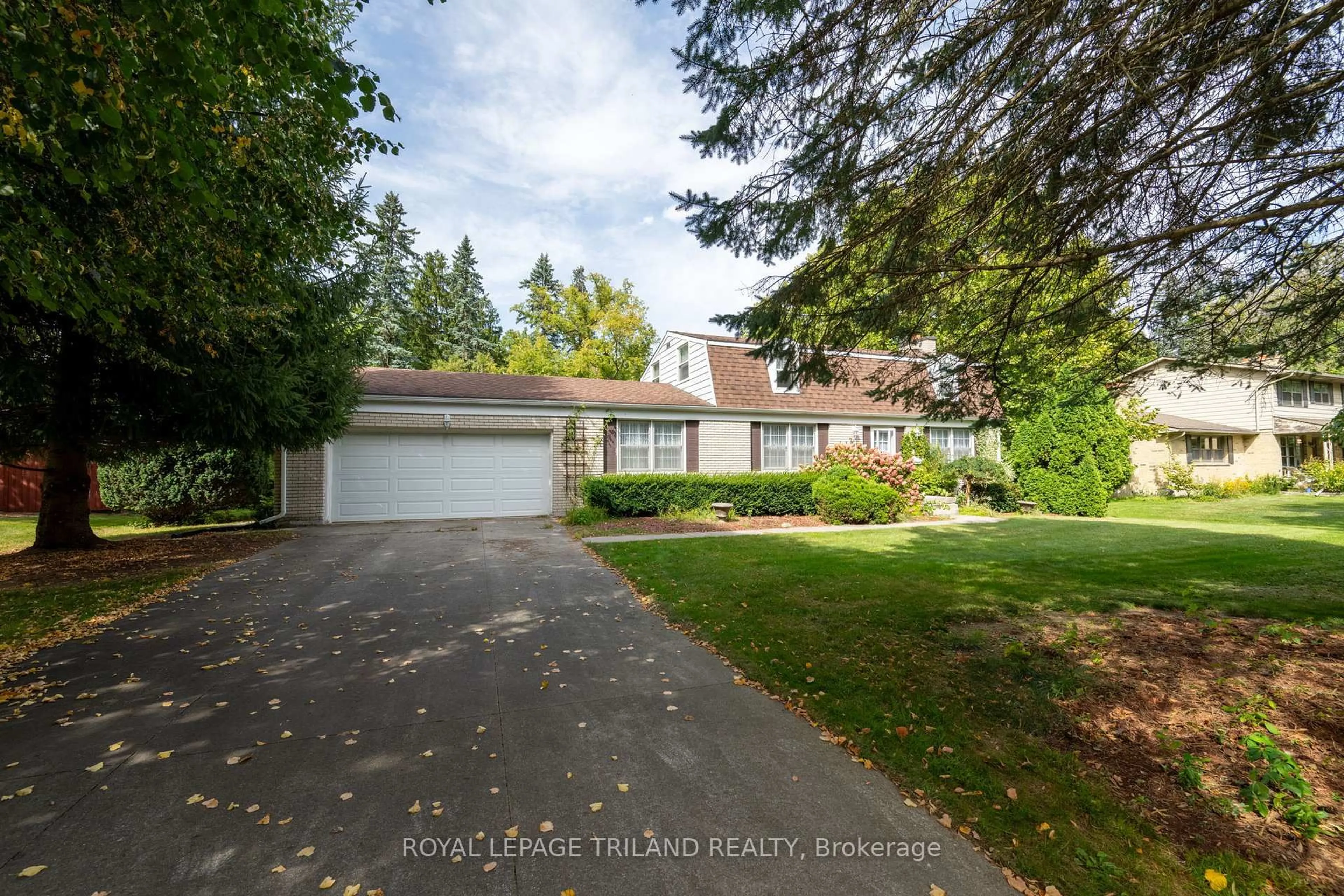 A pic from outside/outdoor area/front of a property/back of a property/a pic from drone, street for 769 Haighton Rd, London South Ontario N6K 1B4