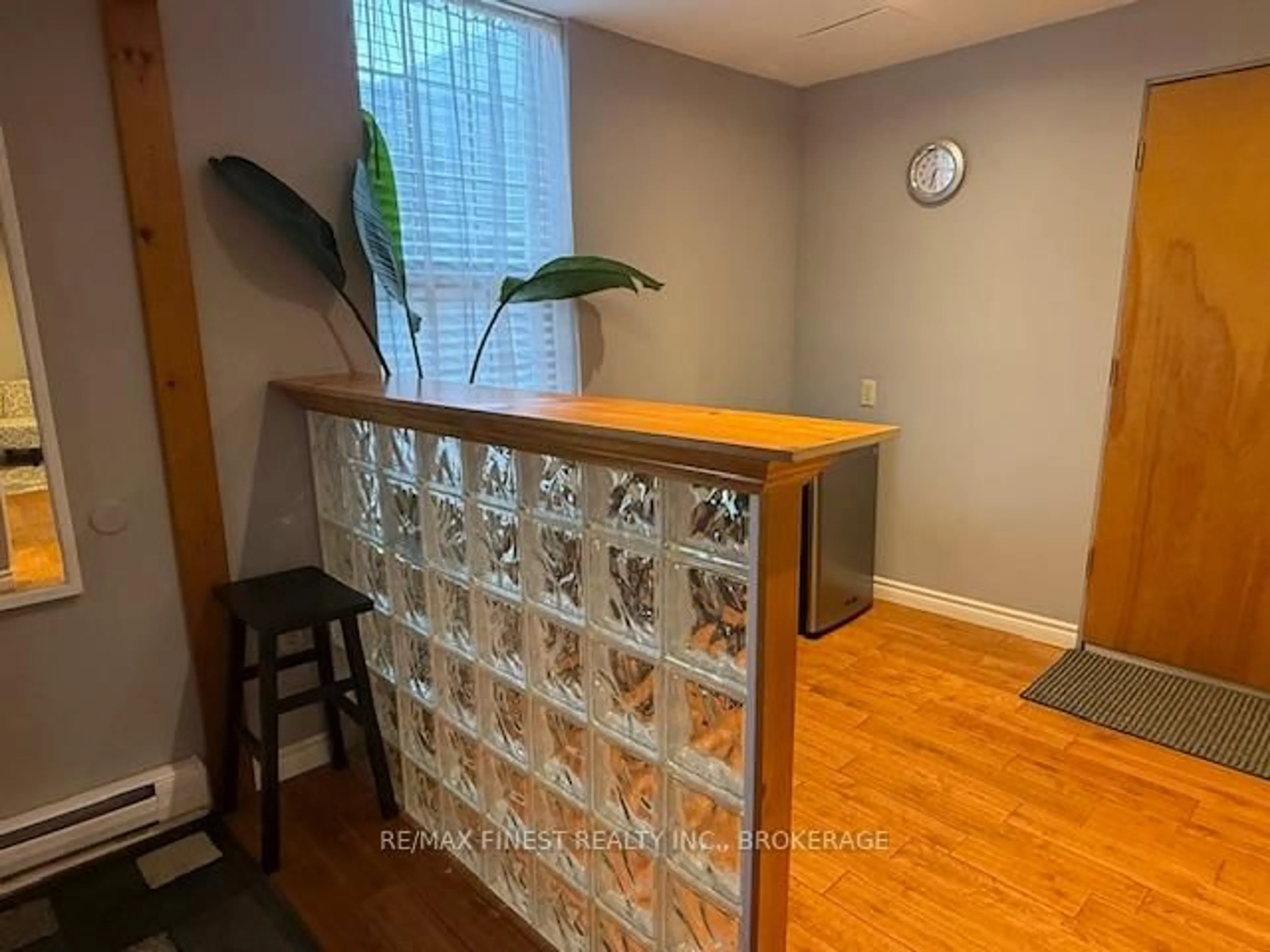 A pic of a room for 166 Queen St, Kingston Ontario K7K 1B1