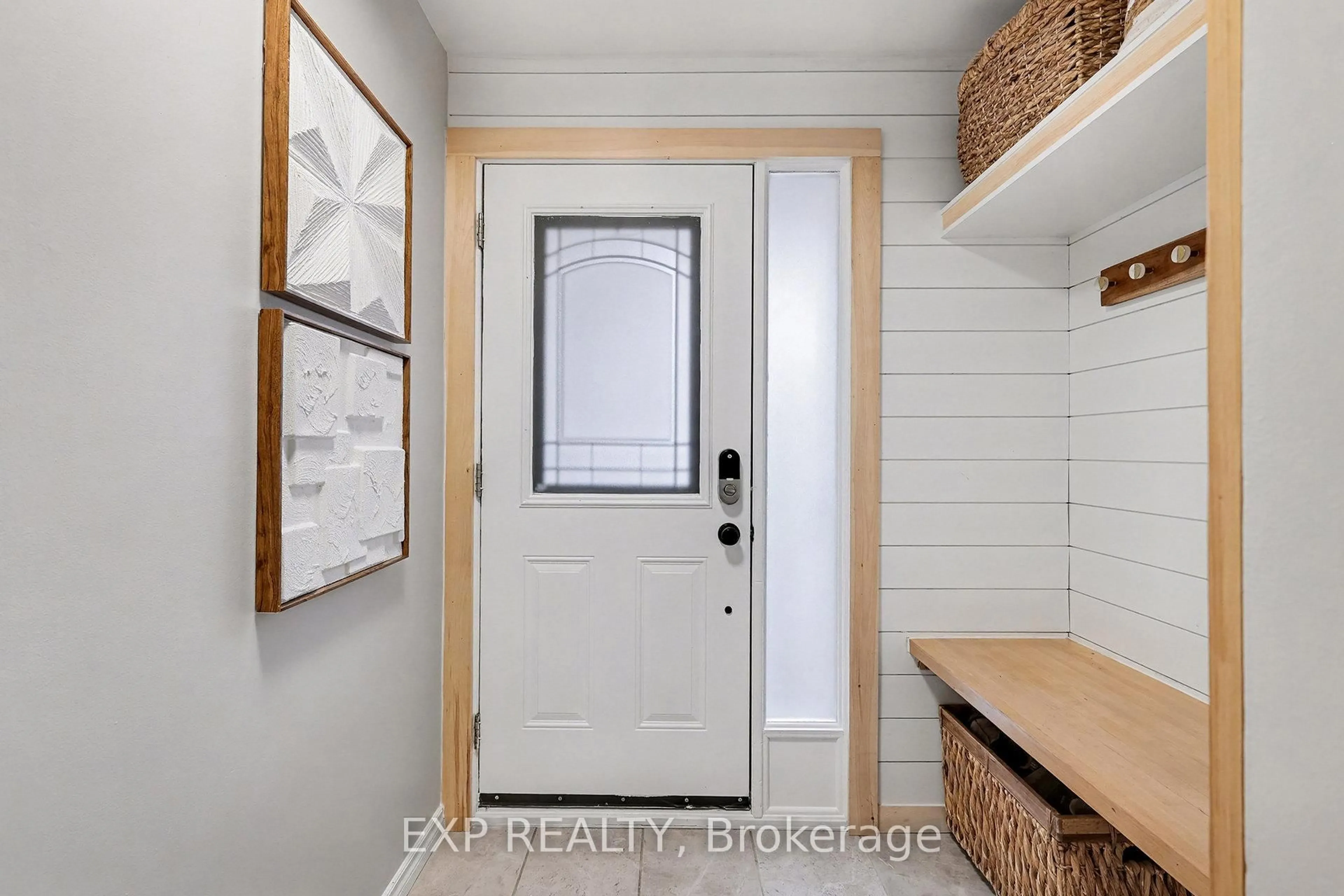 Indoor entryway for 23 Mccurdy Dr, Kanata Ontario K2L 2W7