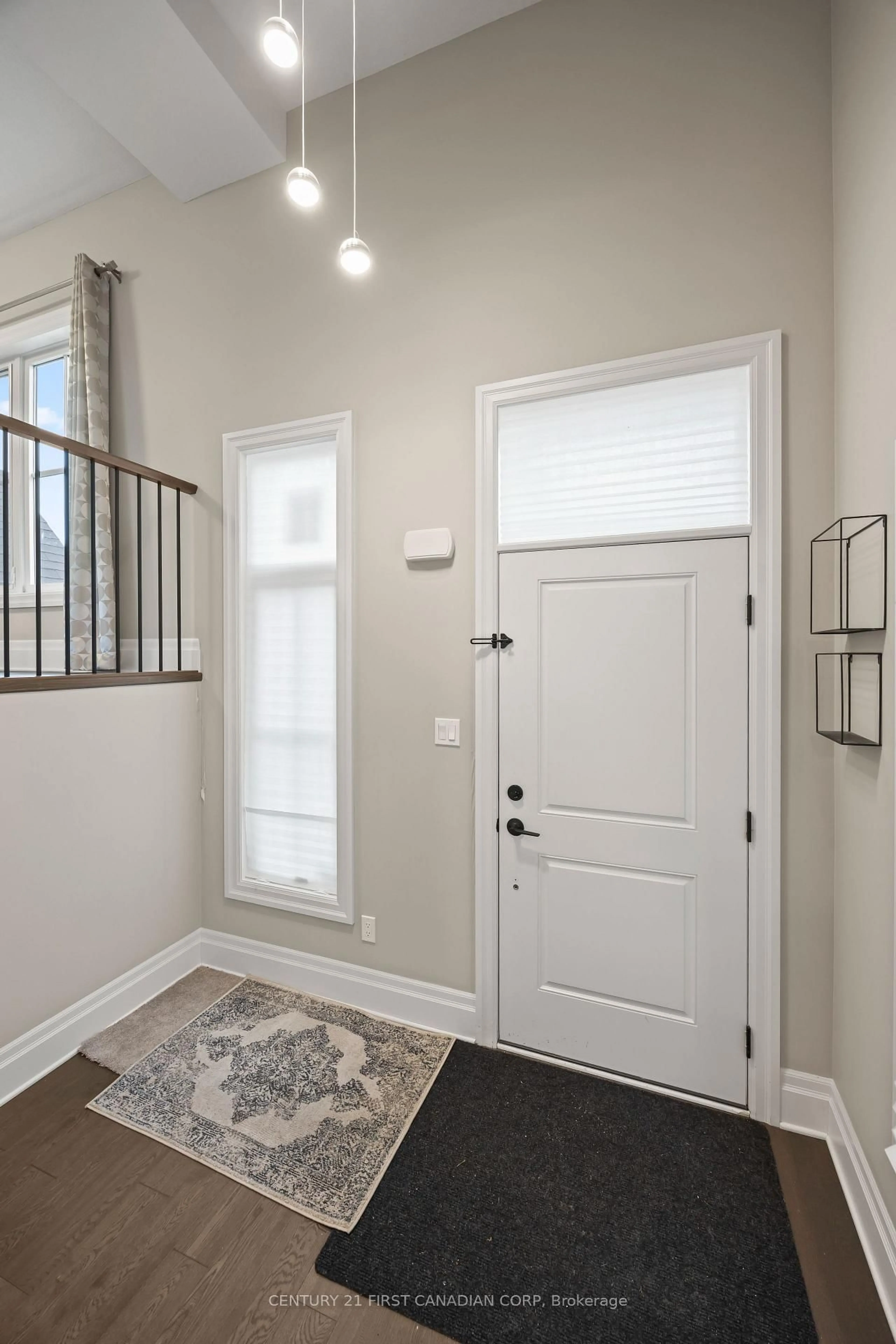 Indoor entryway for 555 Sunningdale Rd #2, London North Ontario N5X 4B3