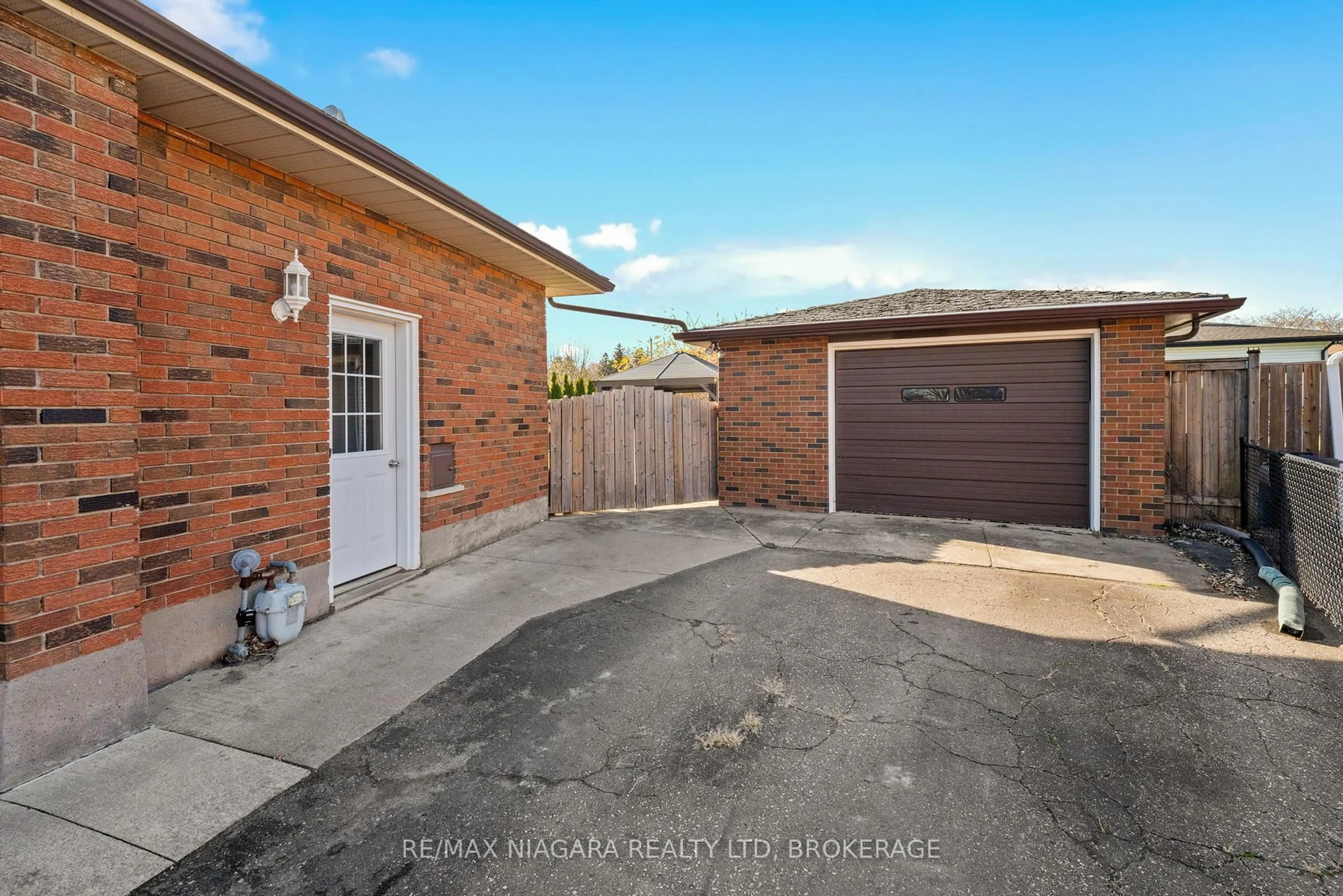 Unknown for 3071 Basswood Crt, Niagara Falls Ontario L2J 2G9