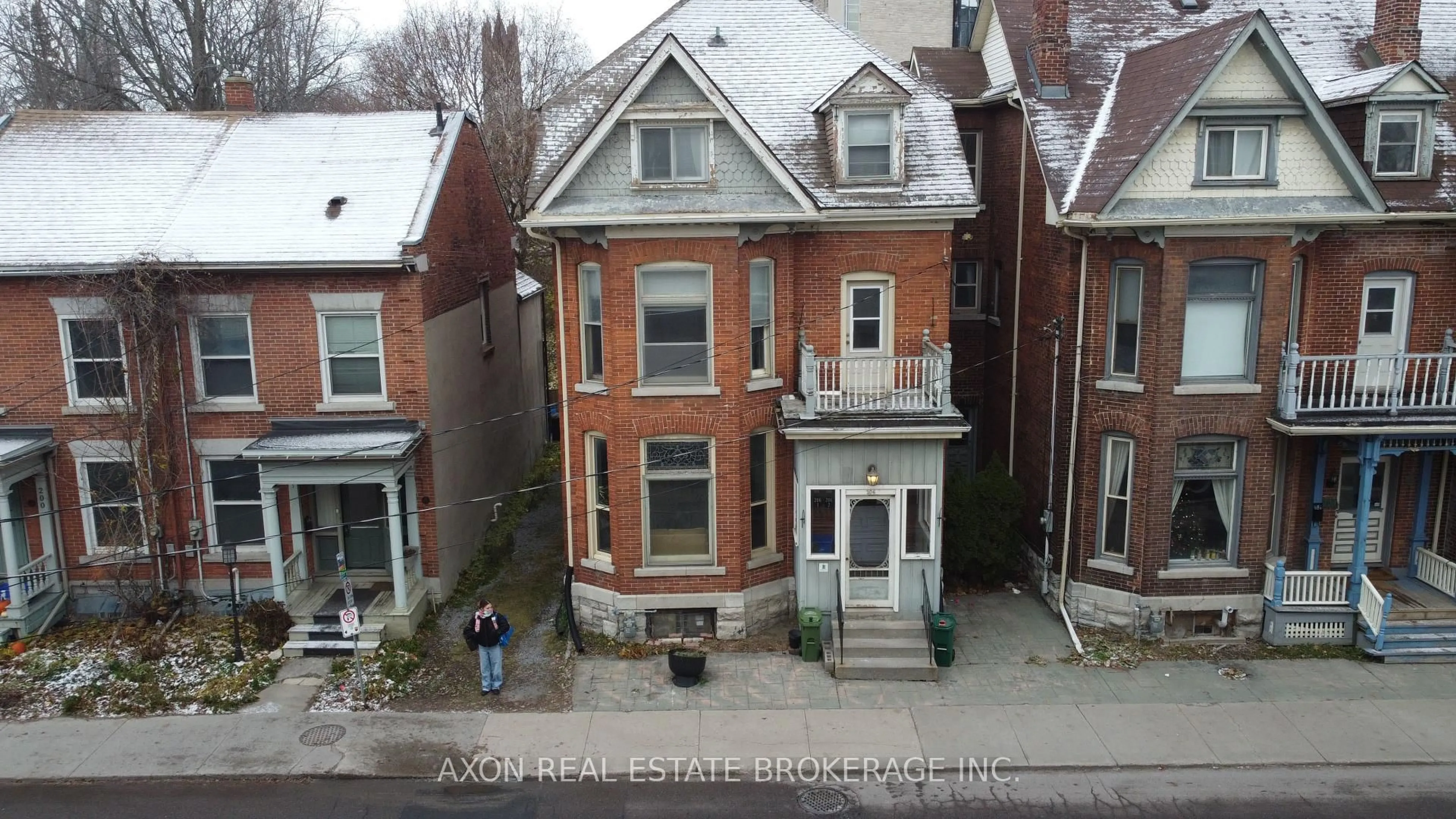 A pic from outside/outdoor area/front of a property/back of a property/a pic from drone, street for 206 Bagot St, Kingston Ontario K7L 3G1