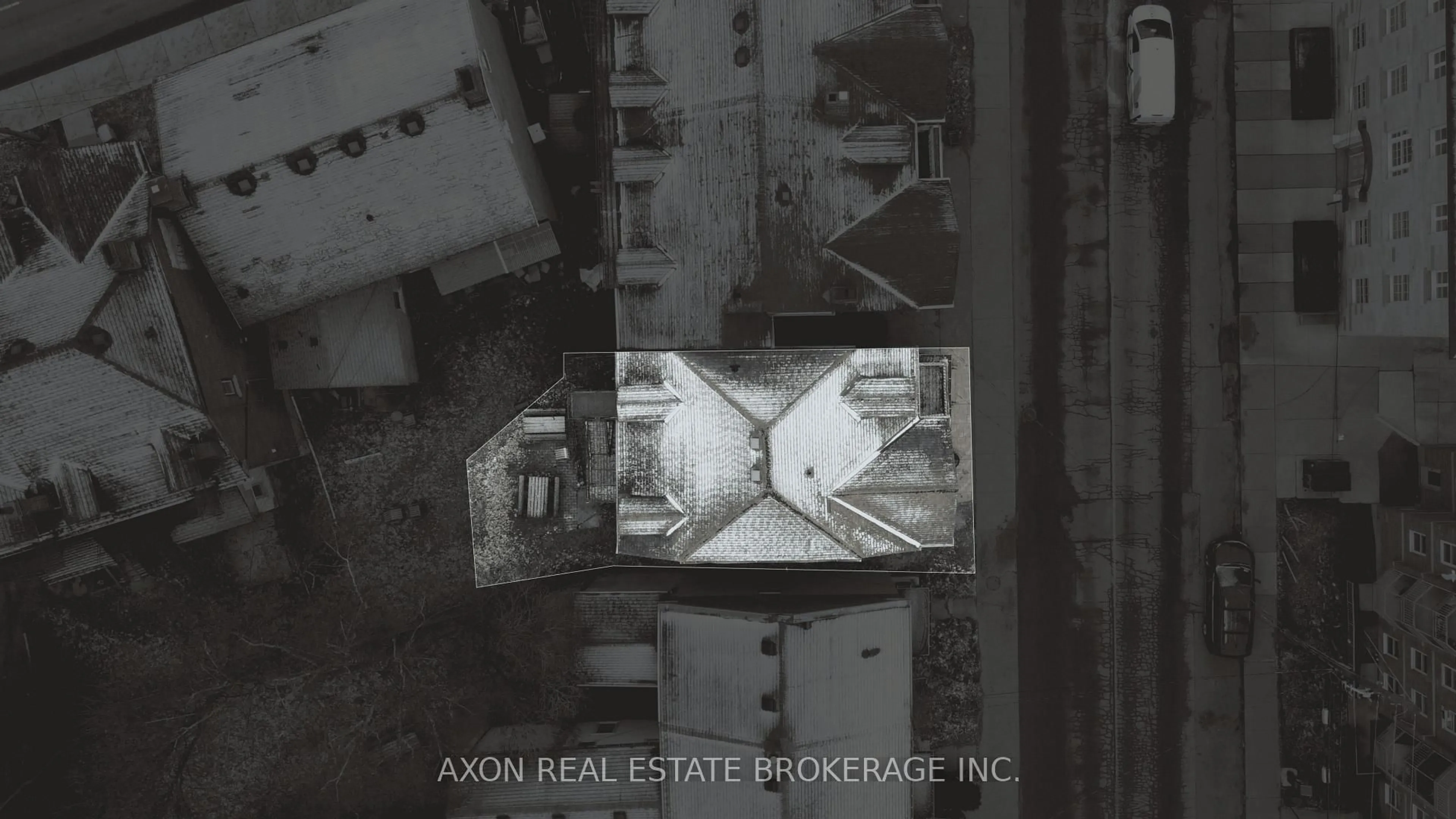 A pic from outside/outdoor area/front of a property/back of a property/a pic from drone, city buildings view from balcony for 206 Bagot St, Kingston Ontario K7L 3G1