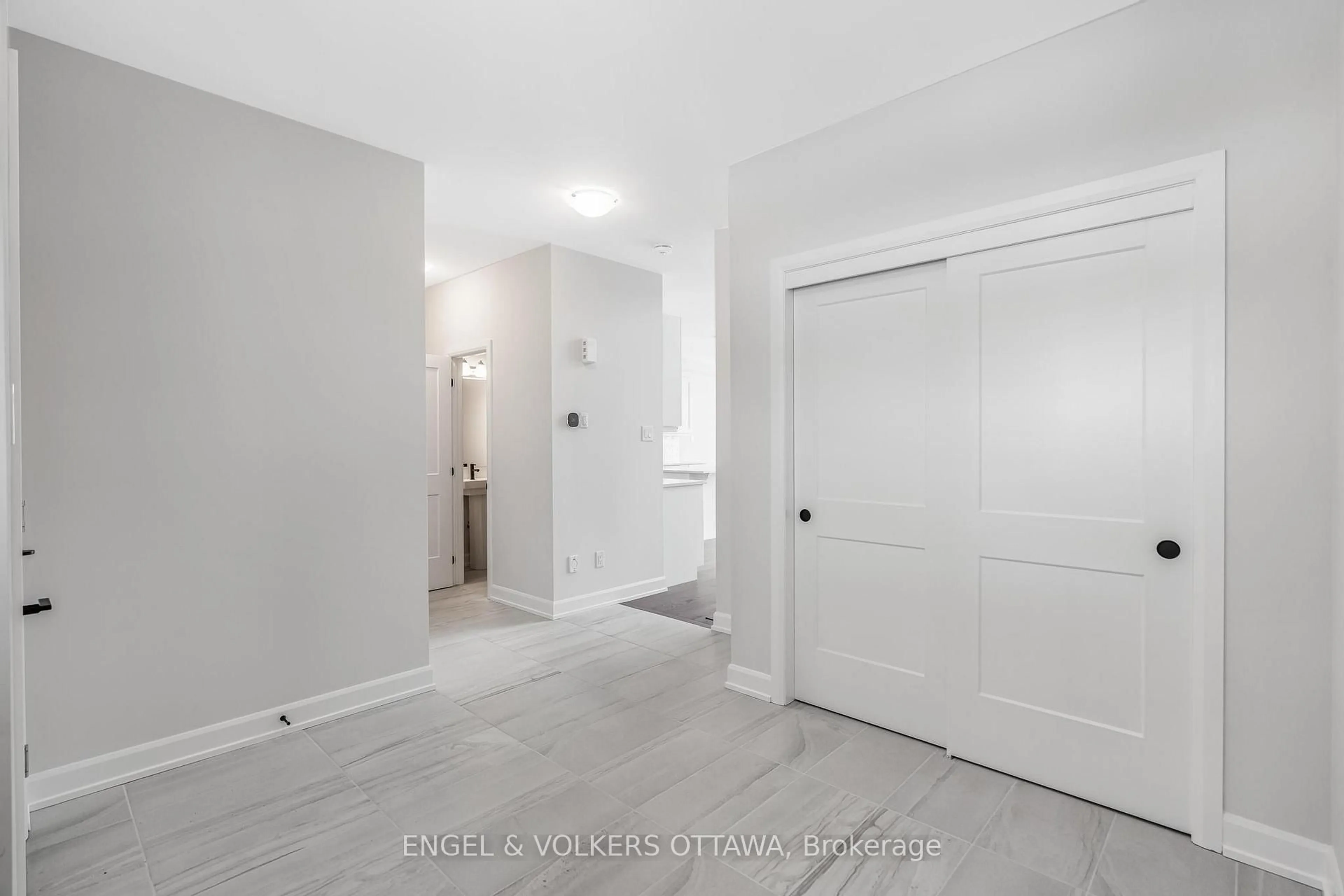 Indoor entryway for 683 Fisher St, North Grenville Ontario K0G 1J0