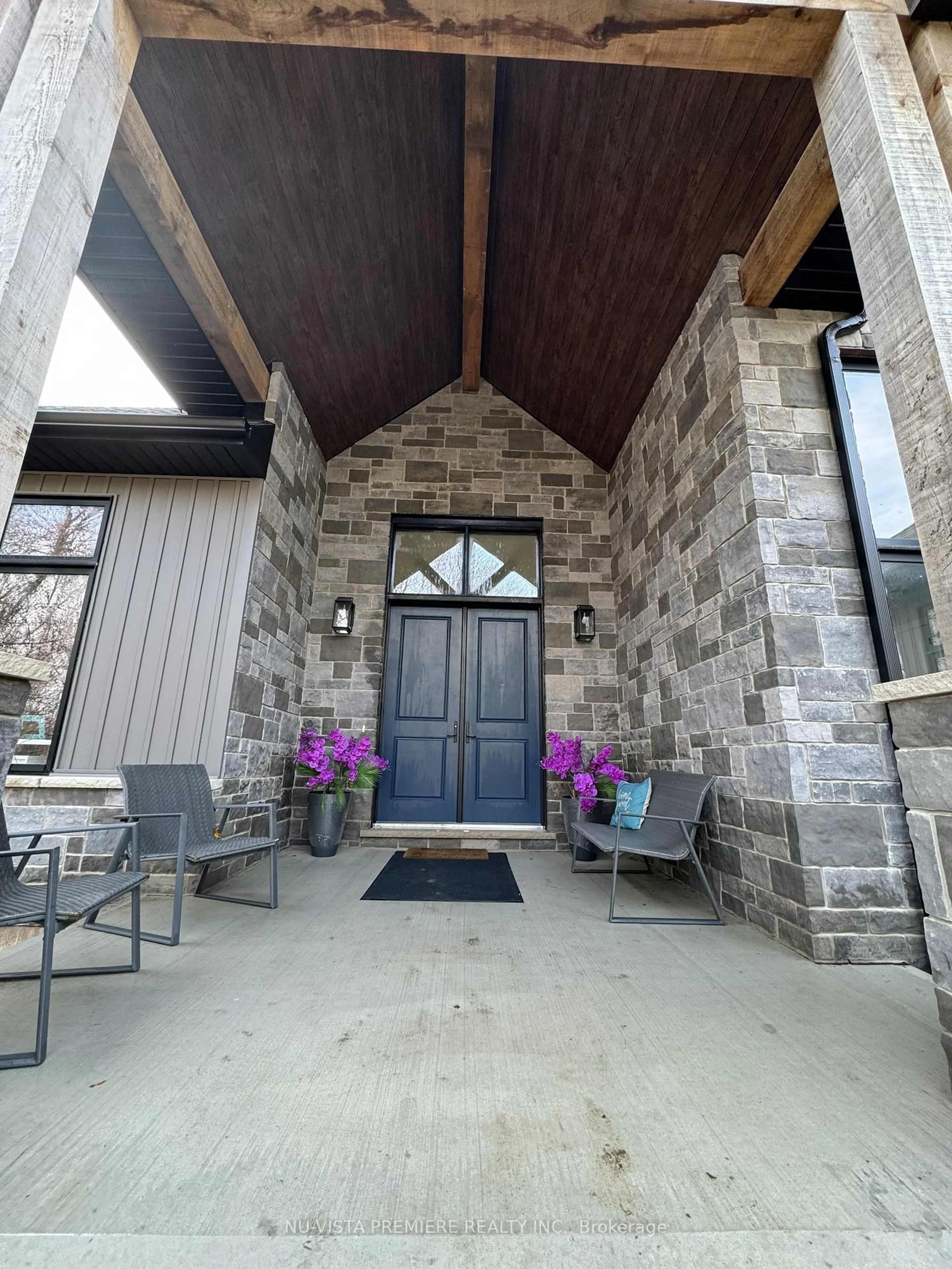 Indoor entryway for 5233 Line 2 Line, Perth South Ontario N0M 1V0