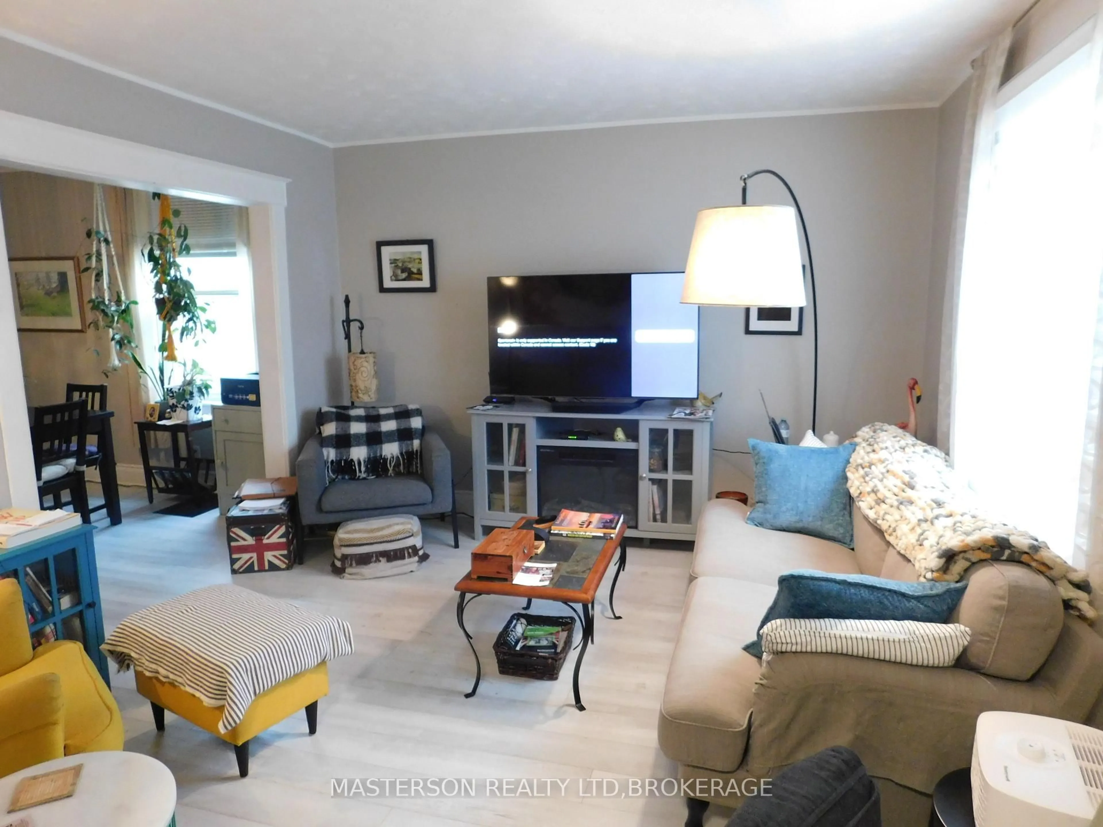 Living room with furniture, unknown for 4627 Jepson St, Niagara Falls Ontario L2E 1J5