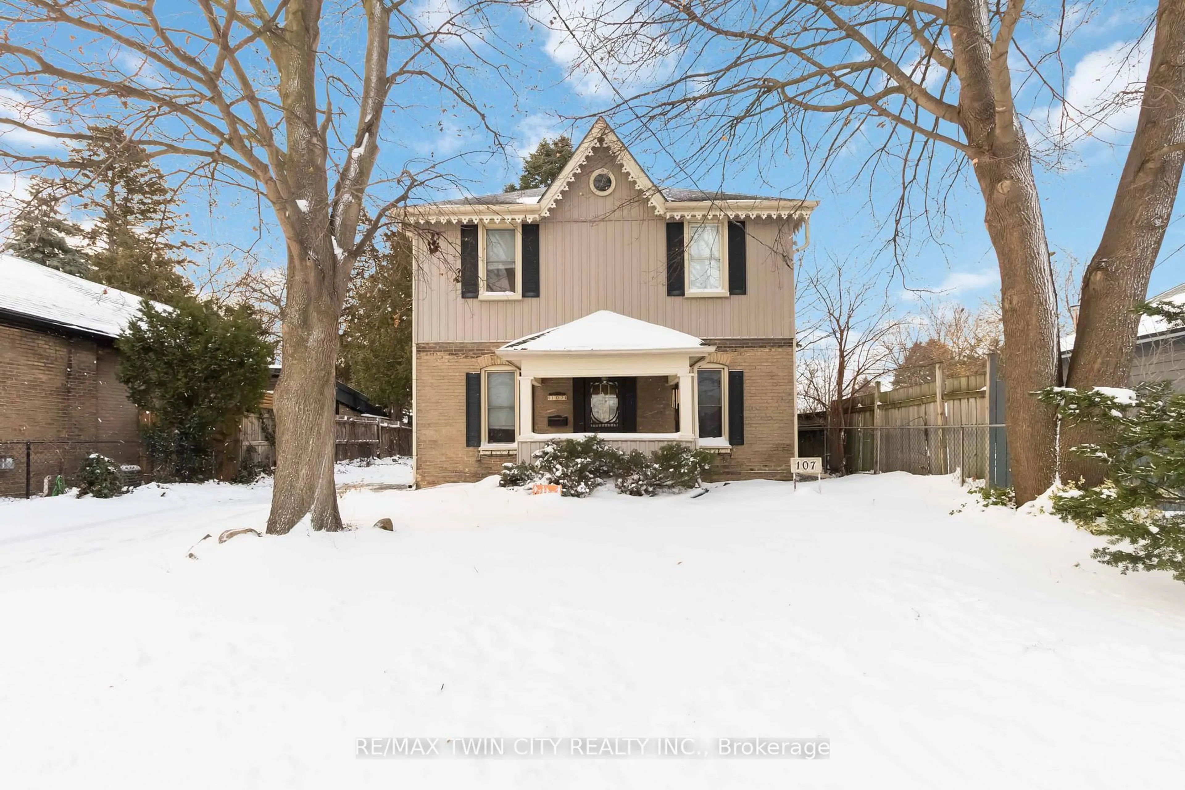 Unknown for 107 Grand St, Brantford Ontario N3R 4B5