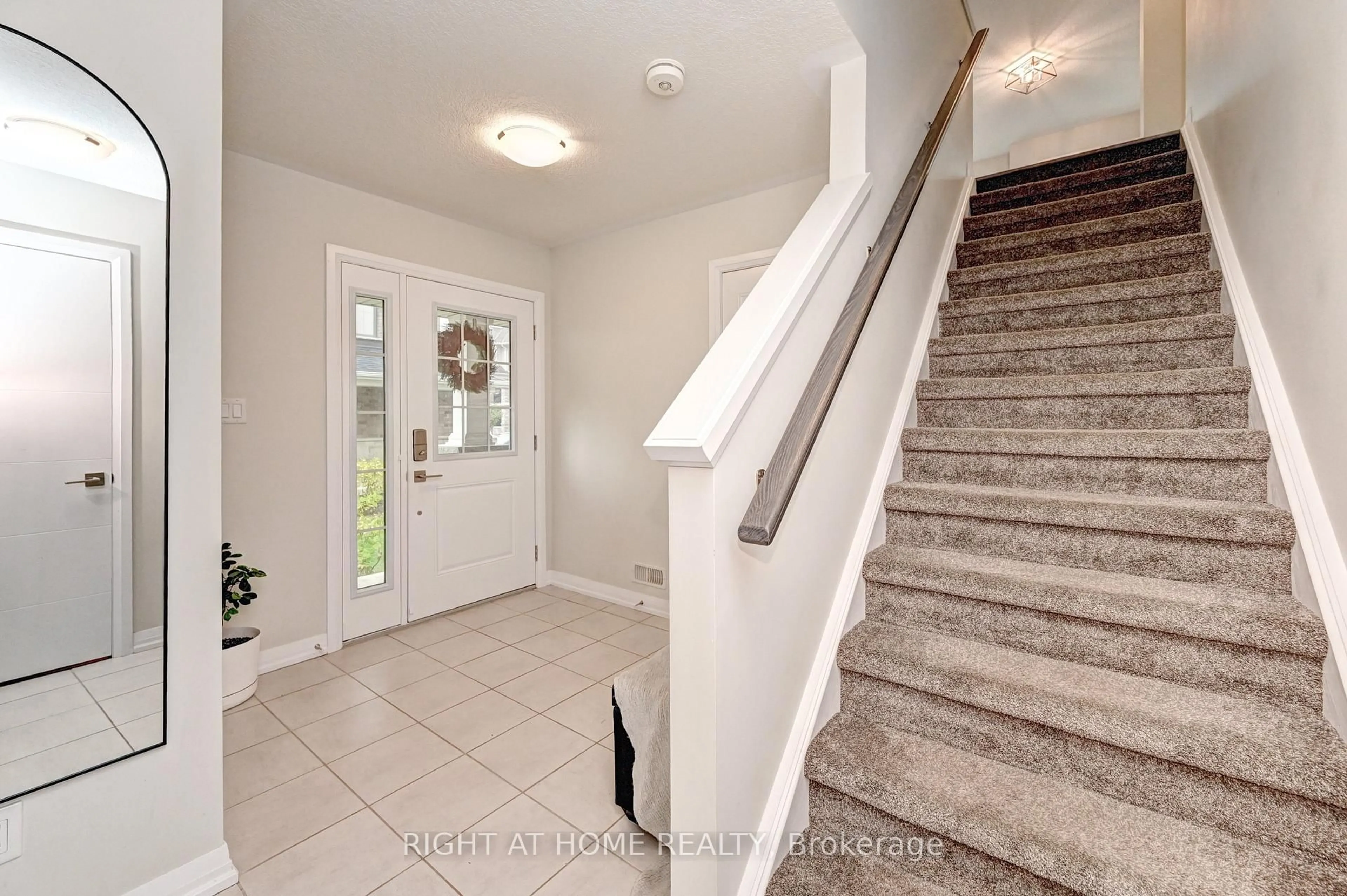 Indoor entryway for 14 Bank Swallow Cres, Kitchener Ontario N2P 0J7
