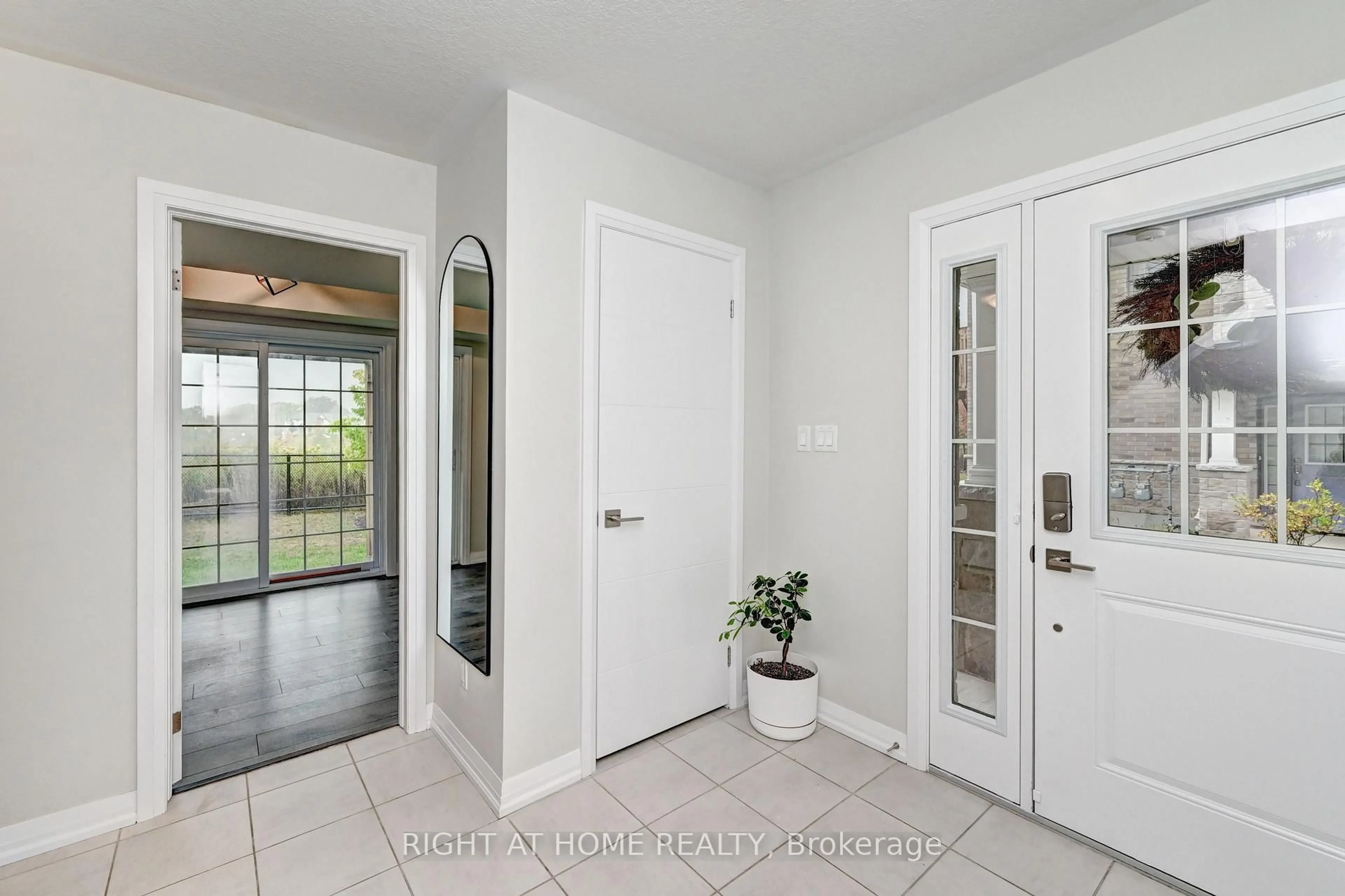 Indoor entryway for 14 Bank Swallow Cres, Kitchener Ontario N2P 0J7