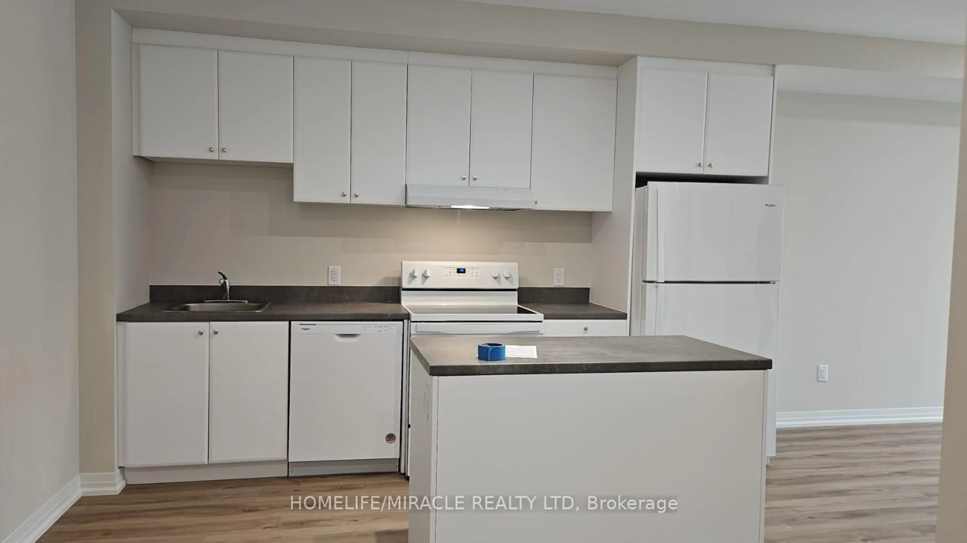 Standard kitchen, unknown for 50 Herrick Ave #212, St. Catharines Ontario L2P 0G3