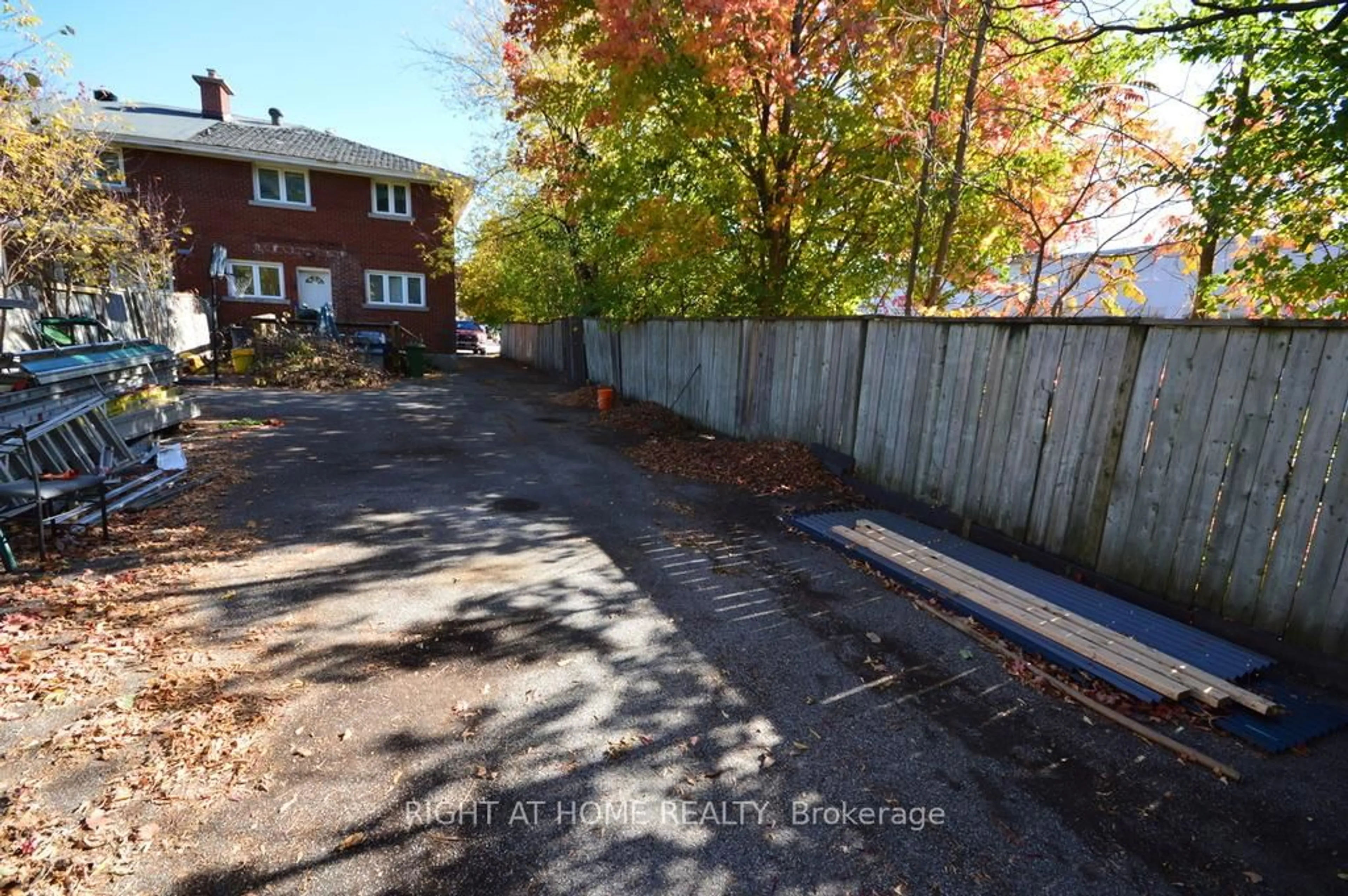 A pic from outside/outdoor area/front of a property/back of a property/a pic from drone, street for 348 Woodroffe Ave, Ottawa Ontario K2A 3V5