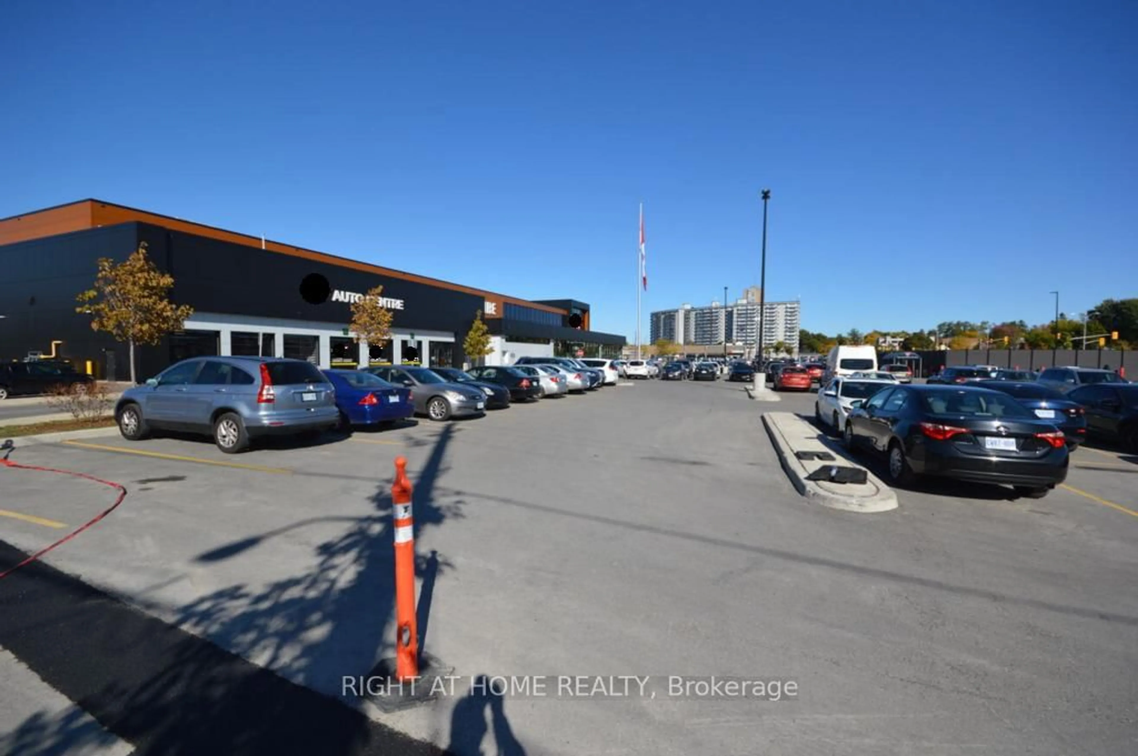 Parking for 348 Woodroffe Ave, Ottawa Ontario K2A 3V5