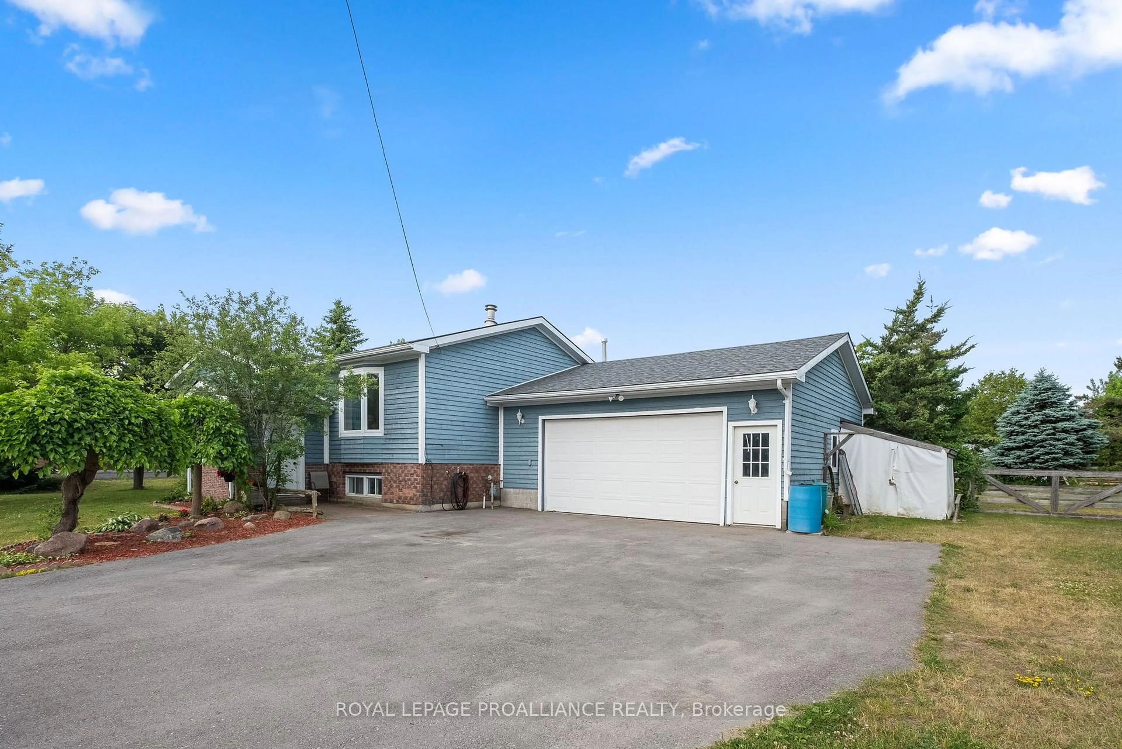 A pic from outside/outdoor area/front of a property/back of a property/a pic from drone, street for 8 Oriole Cres, Hamilton Township Ontario K0K 1C0