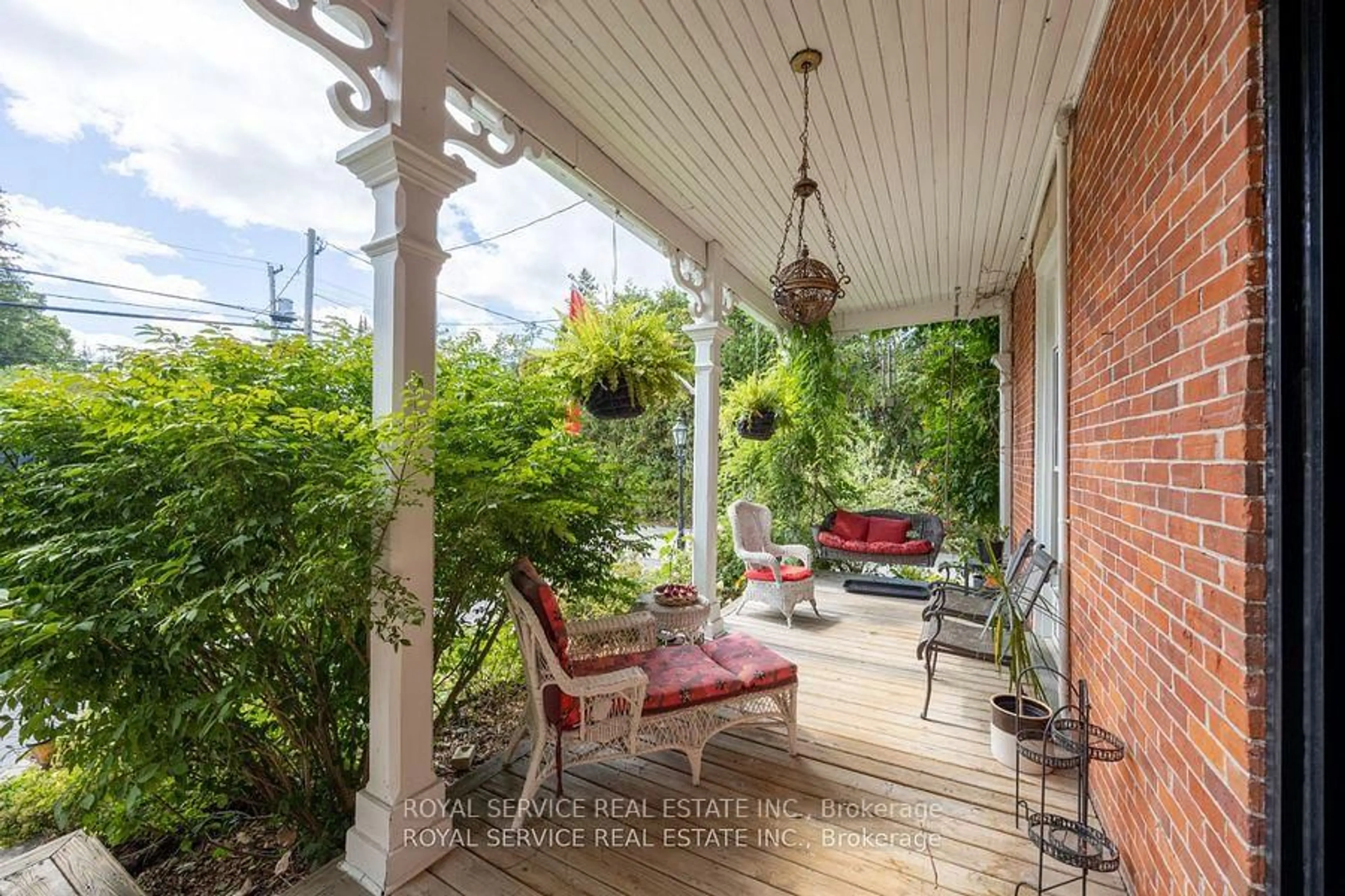 Patio, street for 60 King St, Cavan Monaghan Ontario L0A 1G0