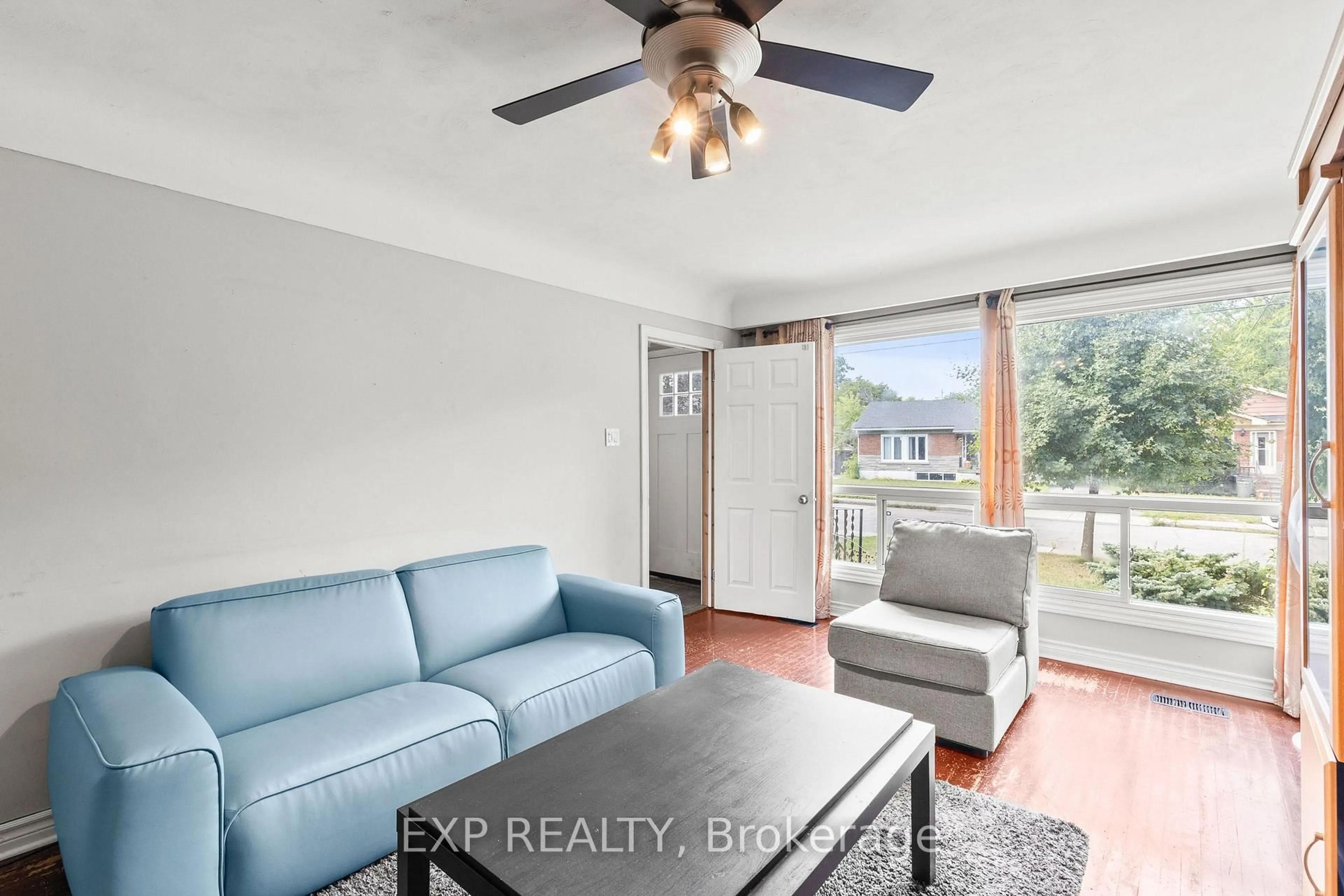 Living room with furniture, unknown for 61 Radford St, Hamilton Ontario L8S 3E5