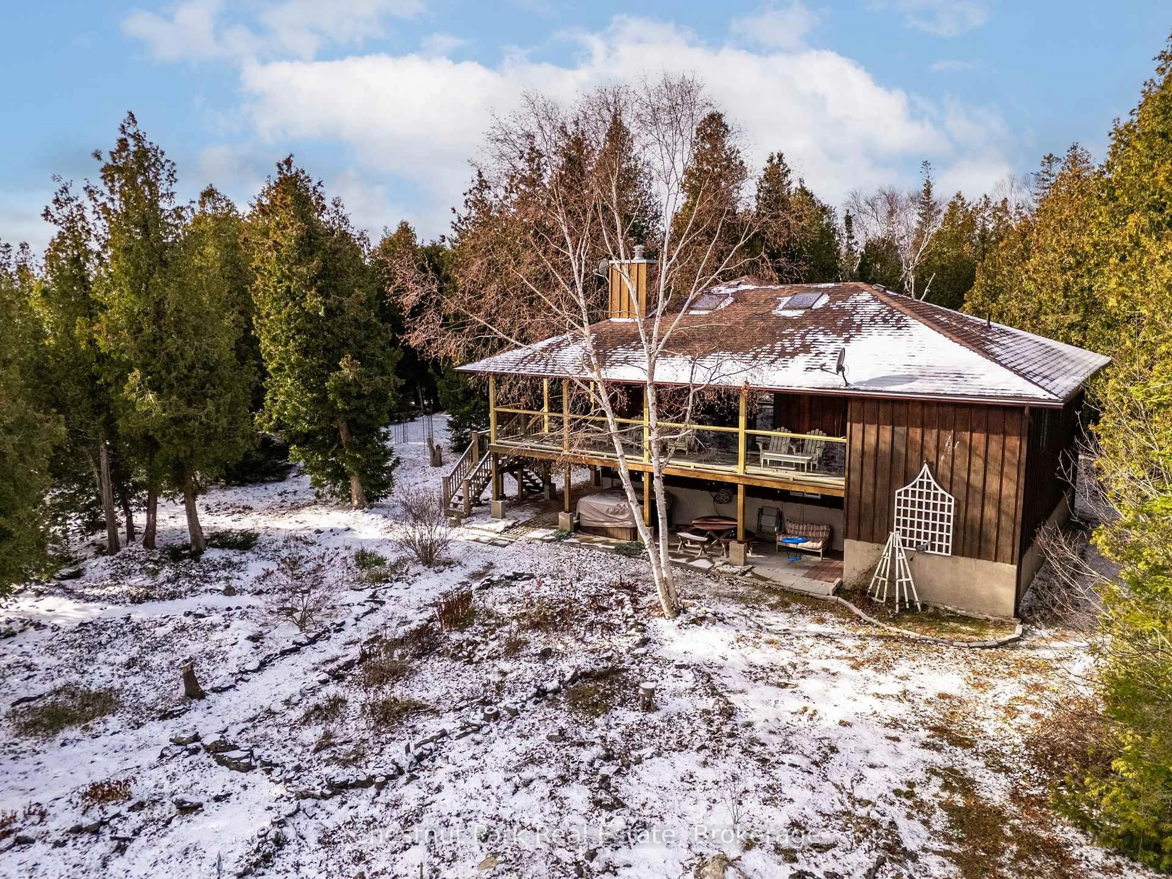 A pic from outside/outdoor area/front of a property/back of a property/a pic from drone, building for 137 Pine Tree Harbour Rd, Northern Bruce Peninsula Ontario N0H 1Z0