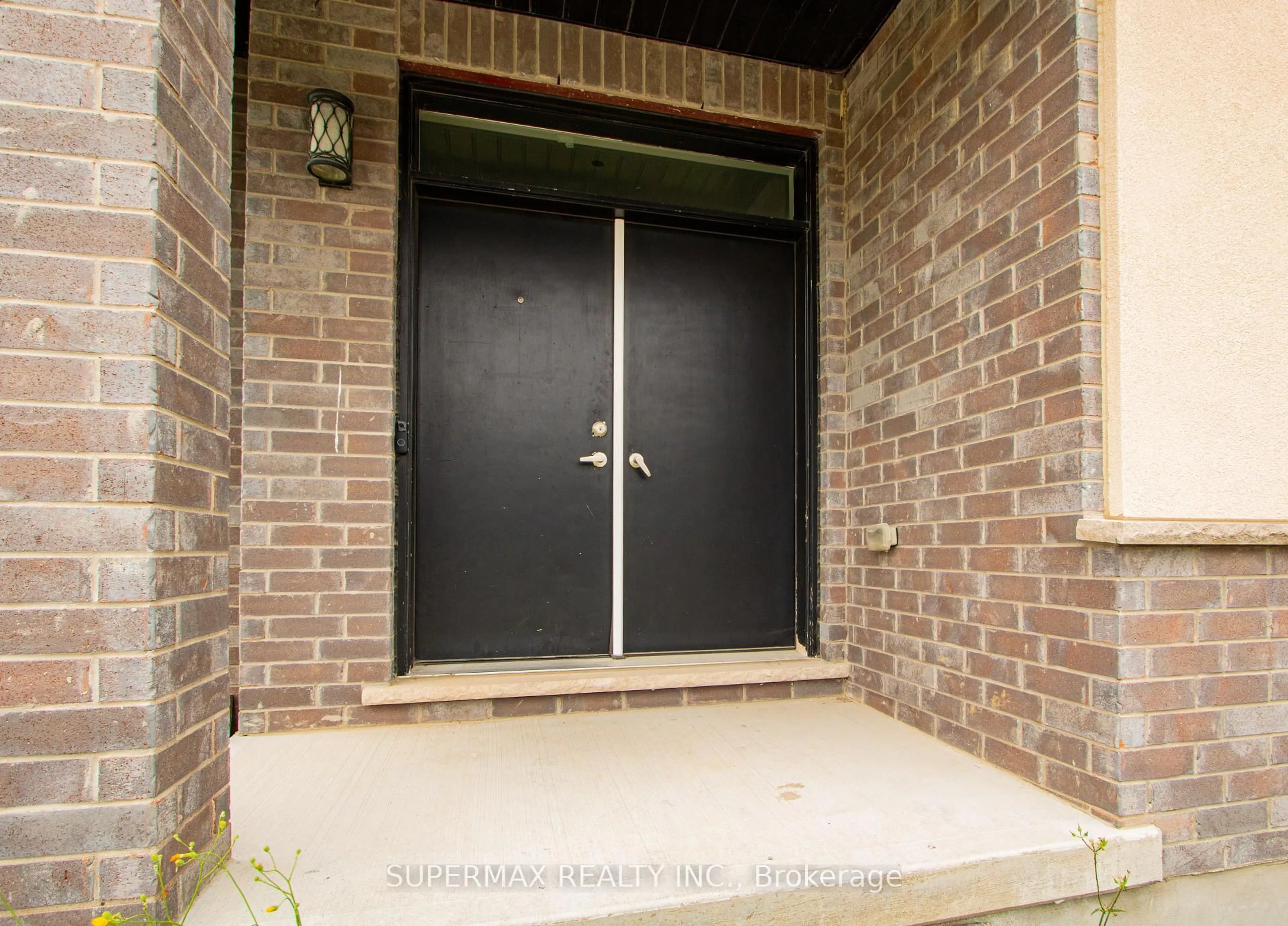 Indoor entryway for 3019 Tokala Tr, London North Ontario N6G 0S8