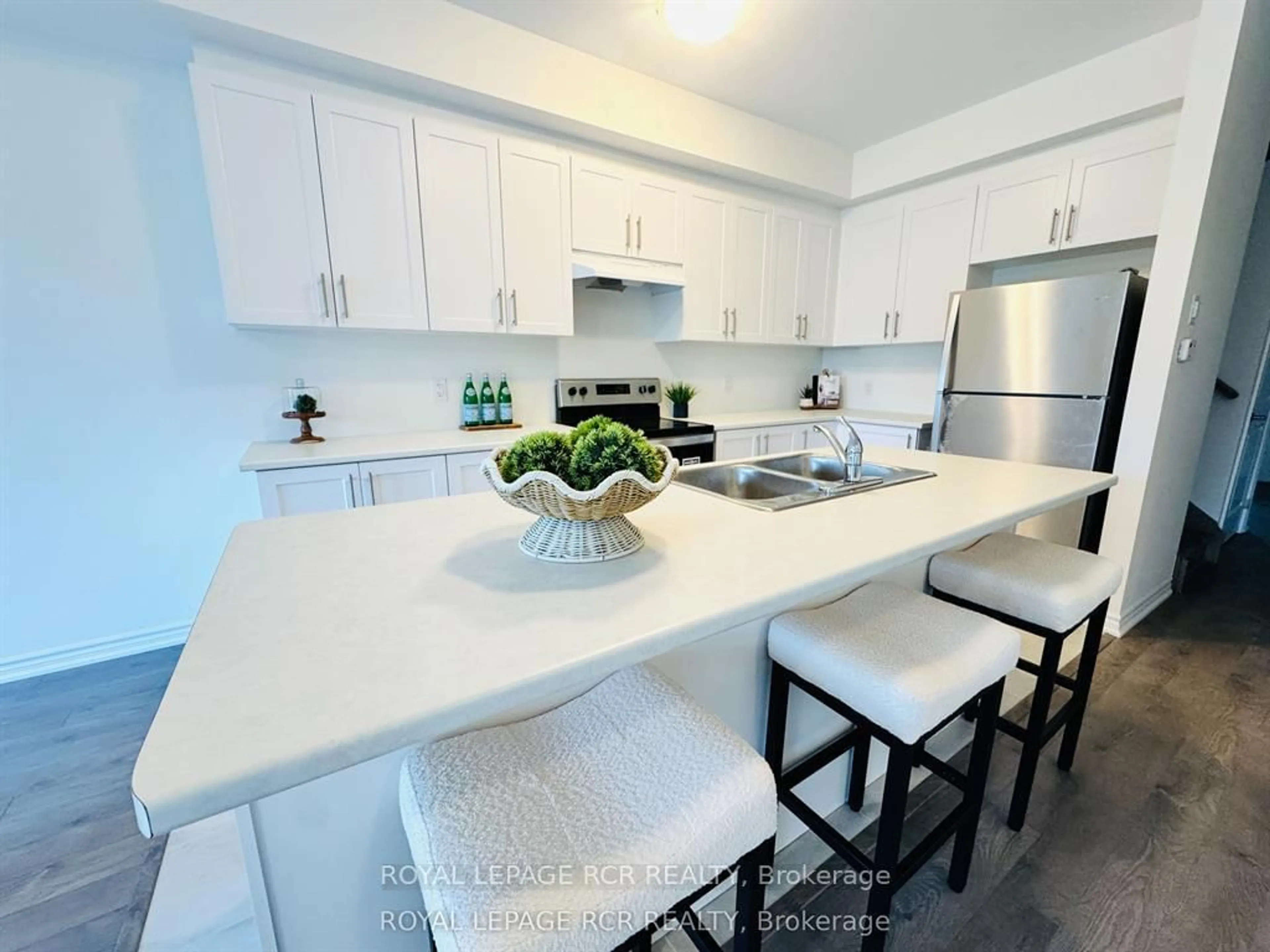 Open concept kitchen, ceramic/tile floor for 152 Winters Way, Shelburne Ontario L9V 2E7