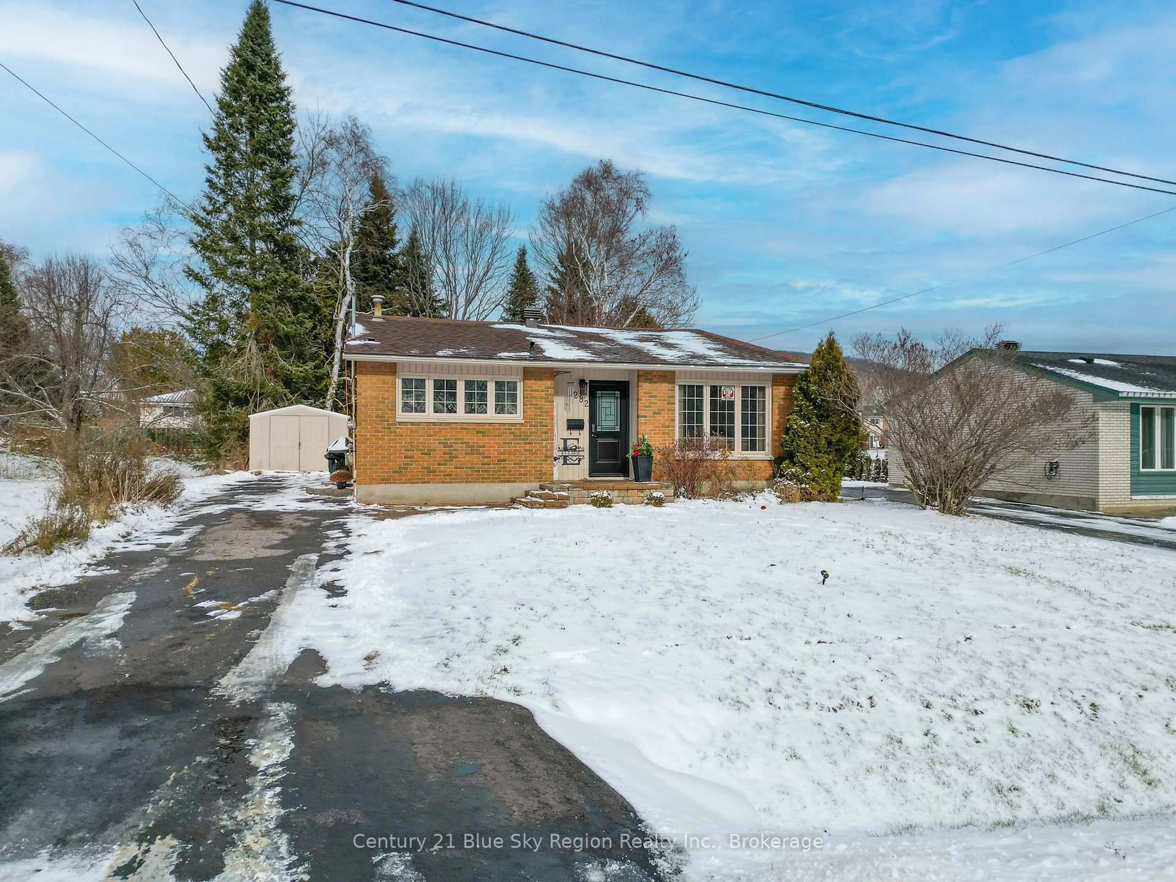 A pic from outside/outdoor area/front of a property/back of a property/a pic from drone, street for 282 Michener Dr, North Bay Ontario P1A 3J1