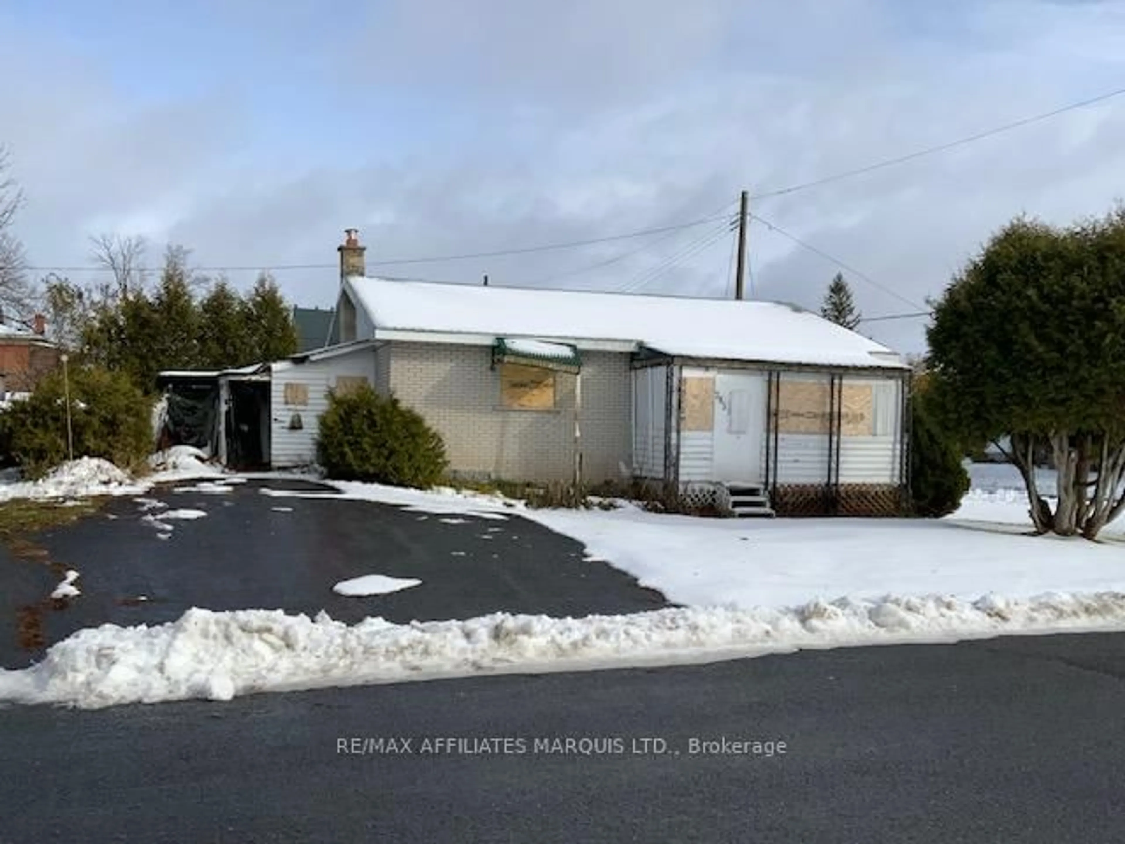 Unknown for 265 DOMINION St, North Glengarry Ontario K0C 1A0