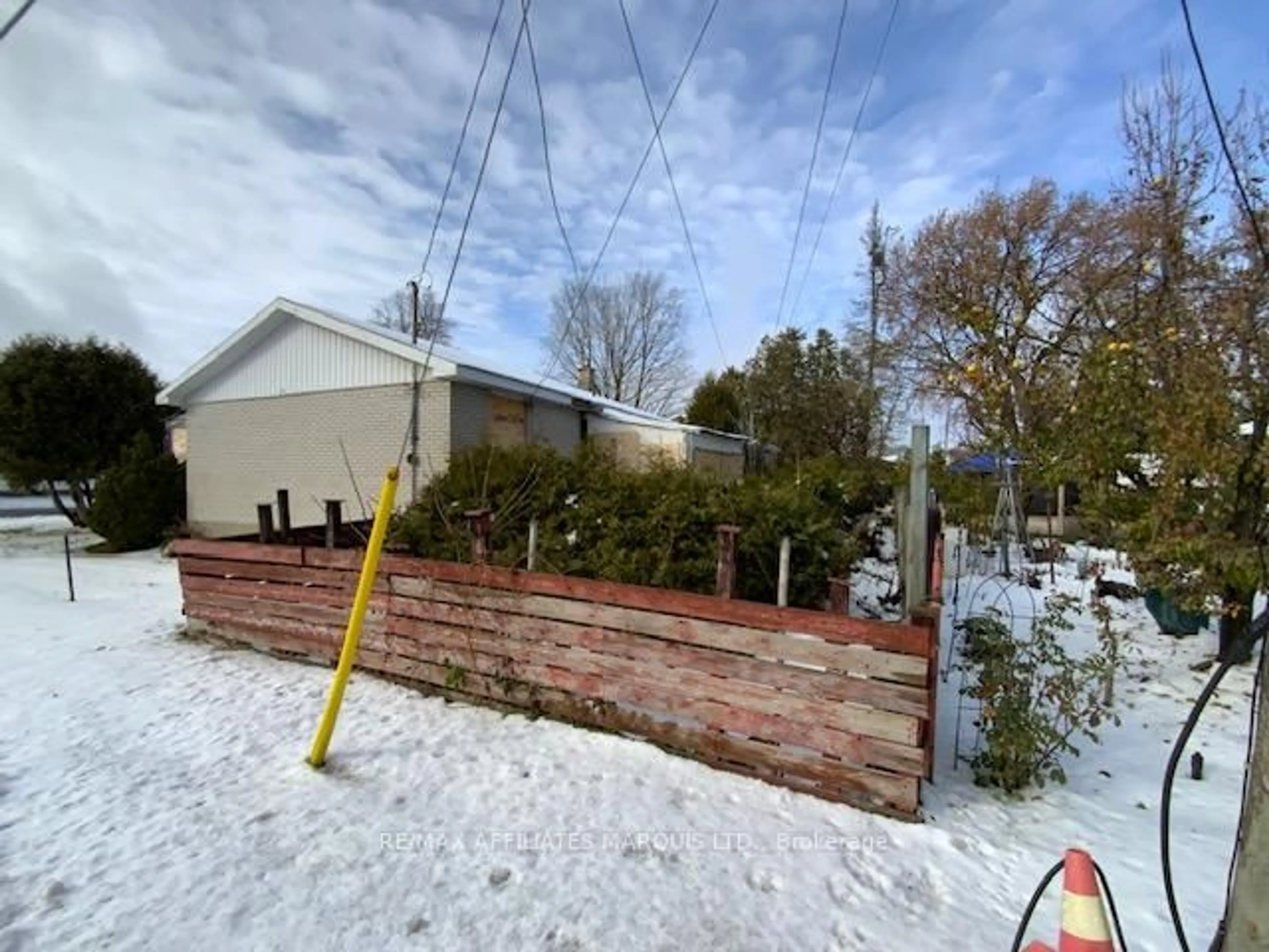A pic from outside/outdoor area/front of a property/back of a property/a pic from drone, street for 265 DOMINION St, North Glengarry Ontario K0C 1A0