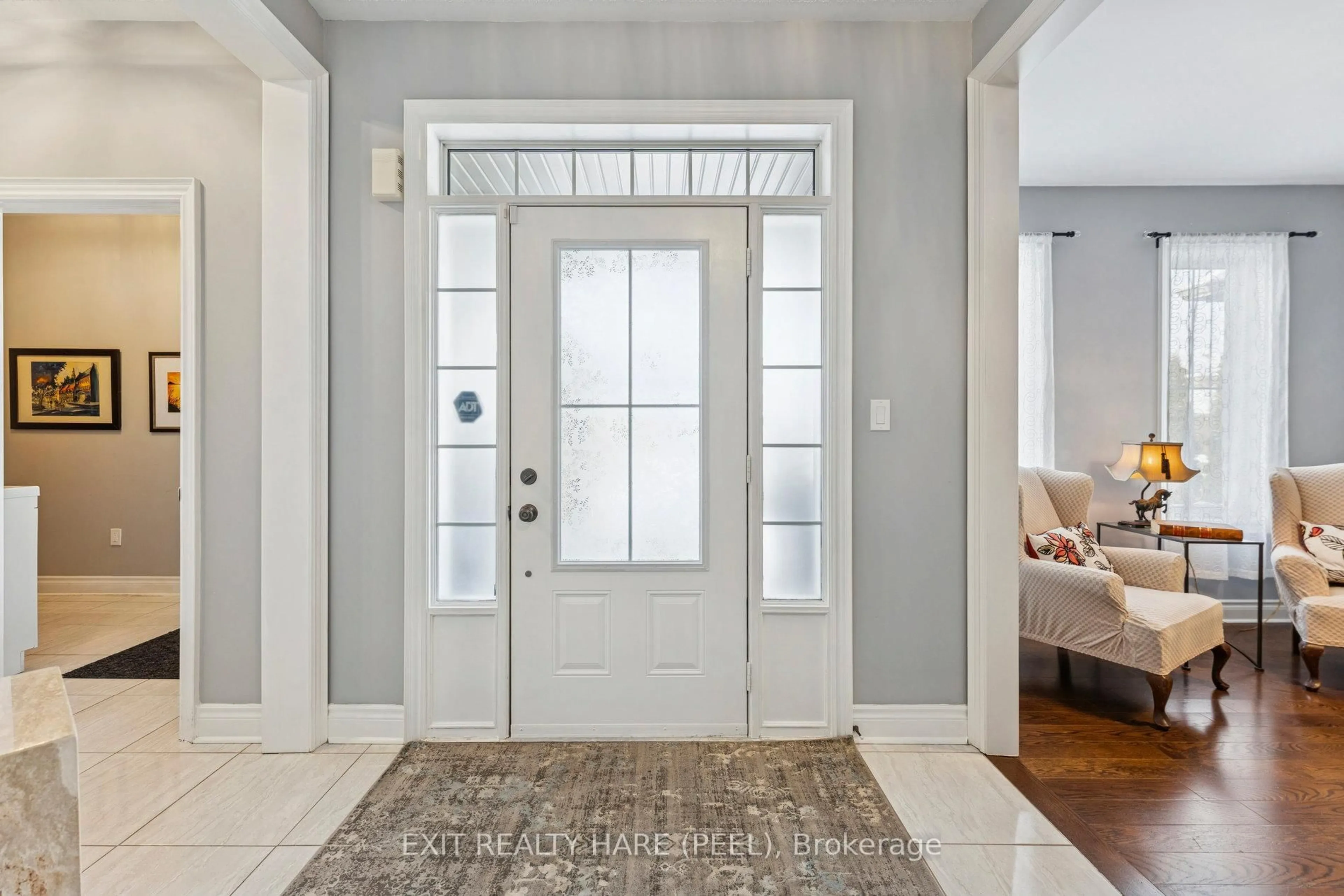 Indoor entryway for 17 Anderson Ave, Mono Ontario L9W 6W6