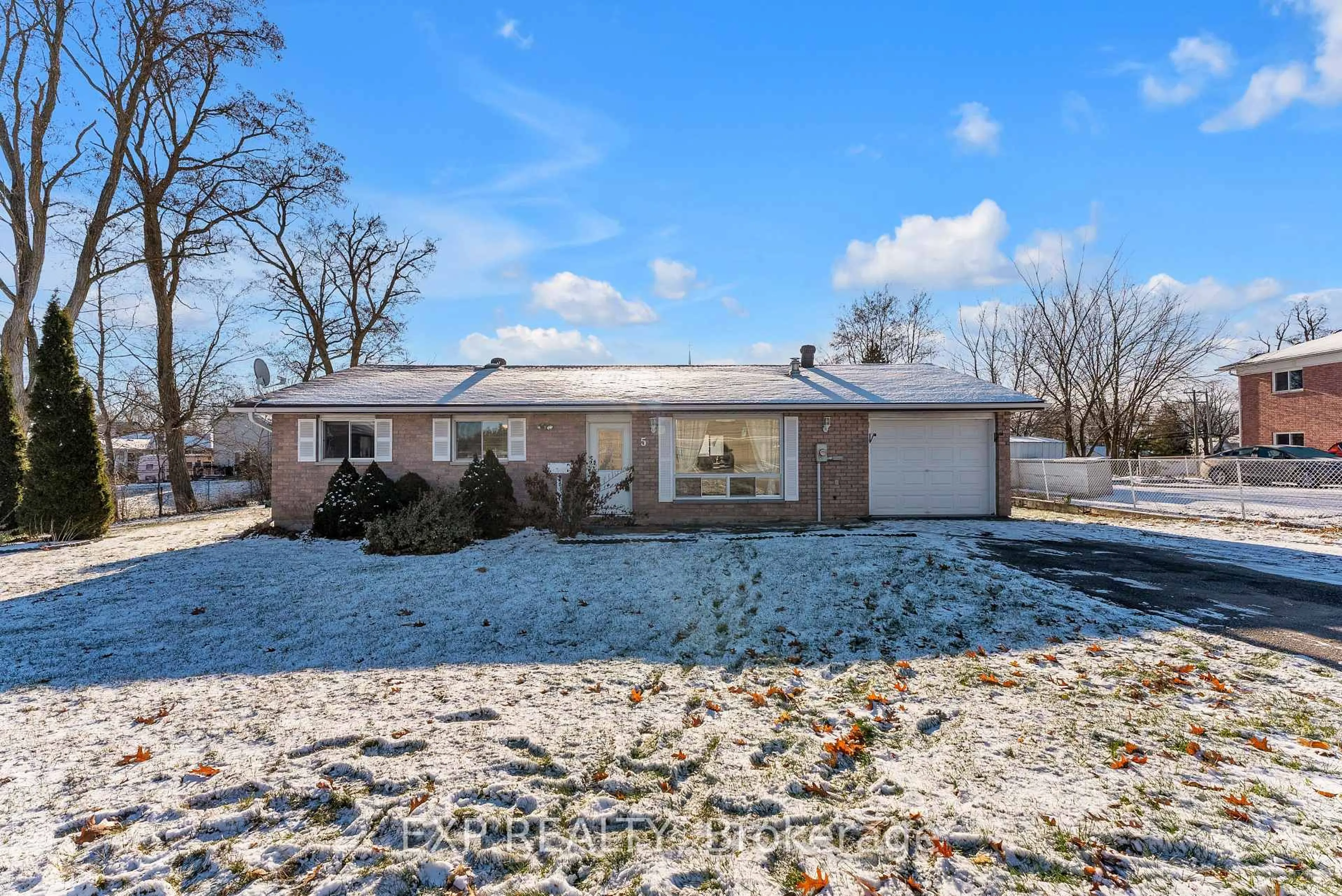 A pic from outside/outdoor area/front of a property/back of a property/a pic from drone, street for 5 Crawford Dr, Limoges Ontario K0K 2M0