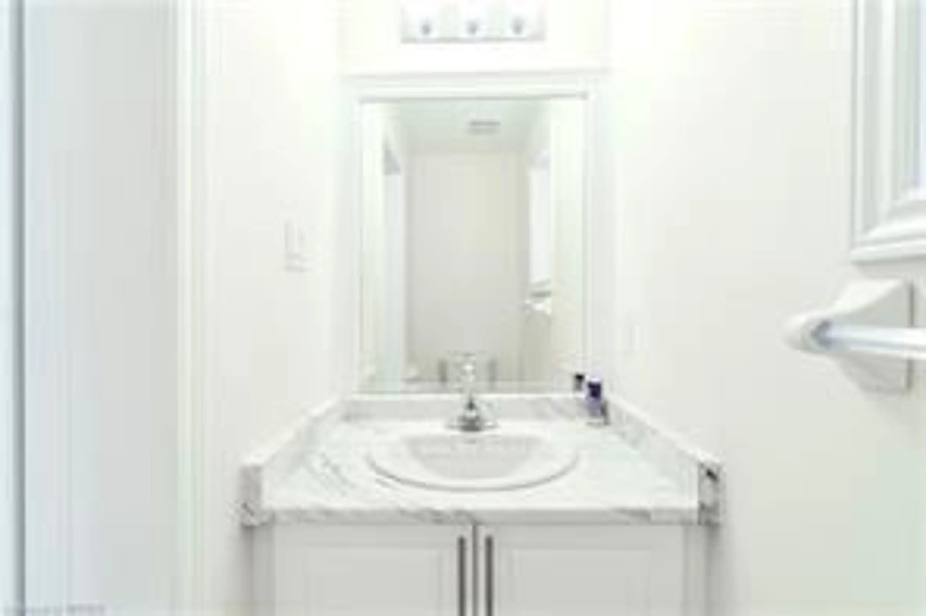 Standard bathroom, unknown for 38 Hutchison Rd, Guelph Ontario N1L 0R4