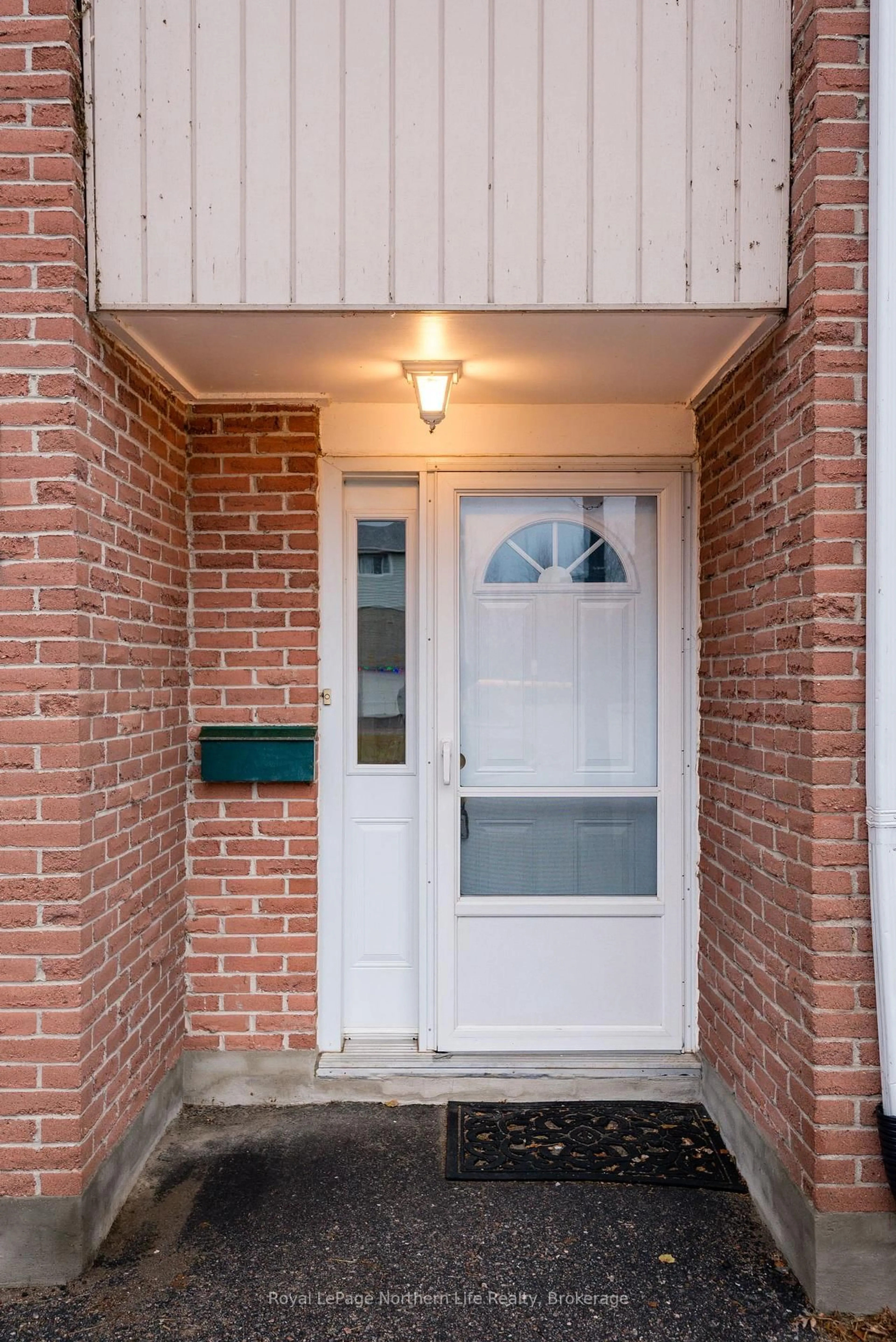Indoor entryway for 644 Lakeshore Dr #32, North Bay Ontario P1A 3N6