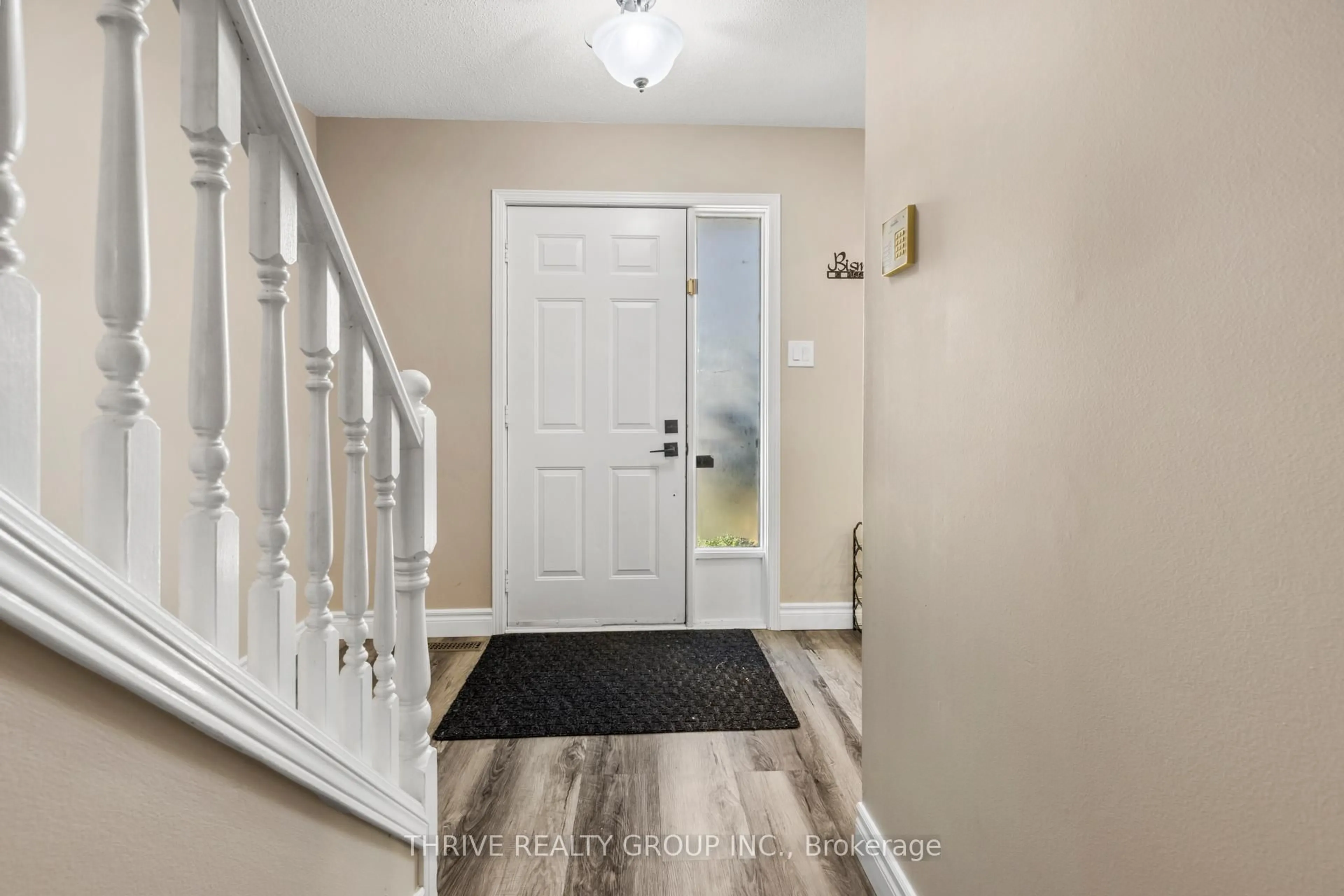 Indoor entryway for 74 Erica Cres, London South Ontario N6E 3P5