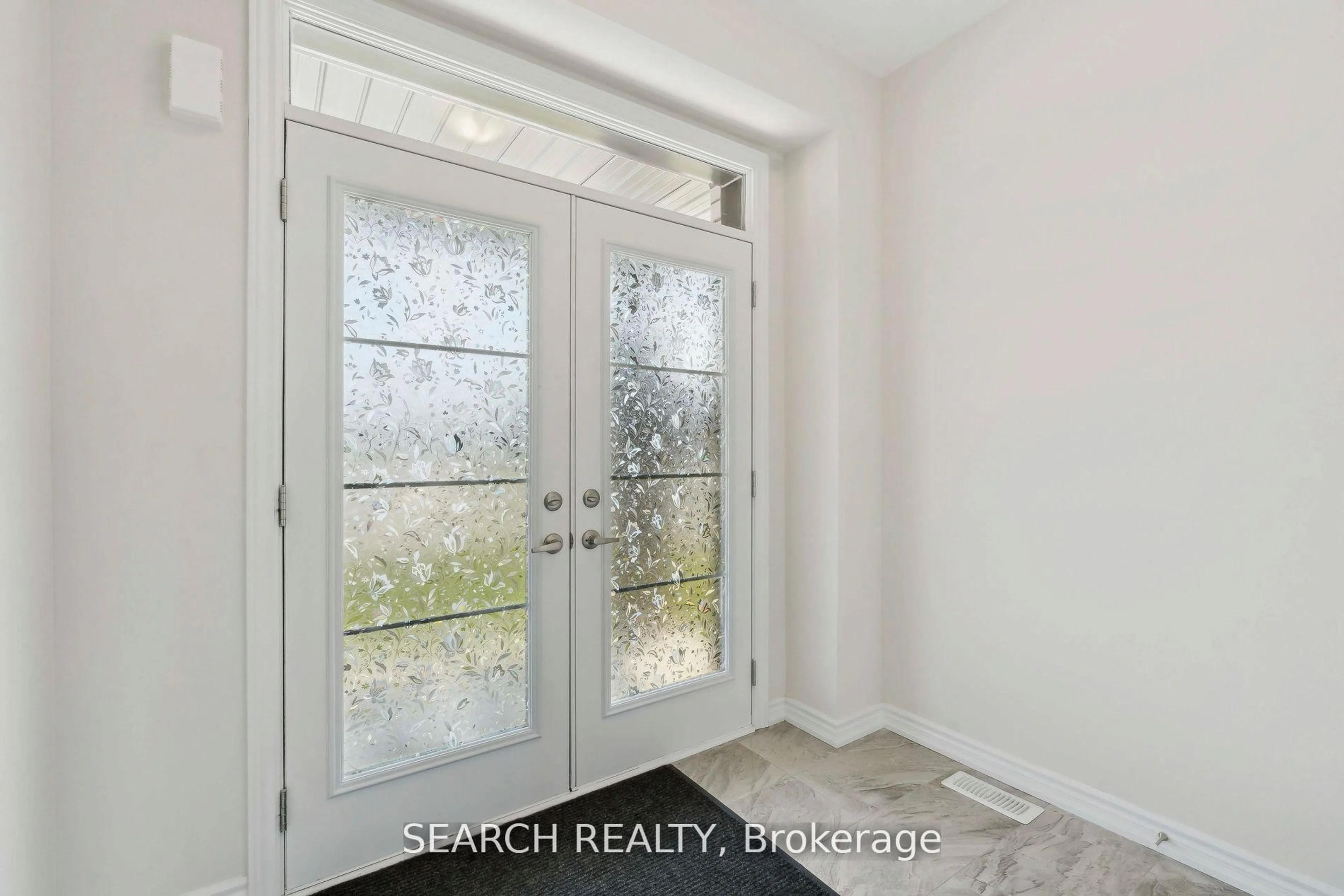 Indoor entryway for 171 Vanilla Tr, Thorold Ontario L2V 0L2