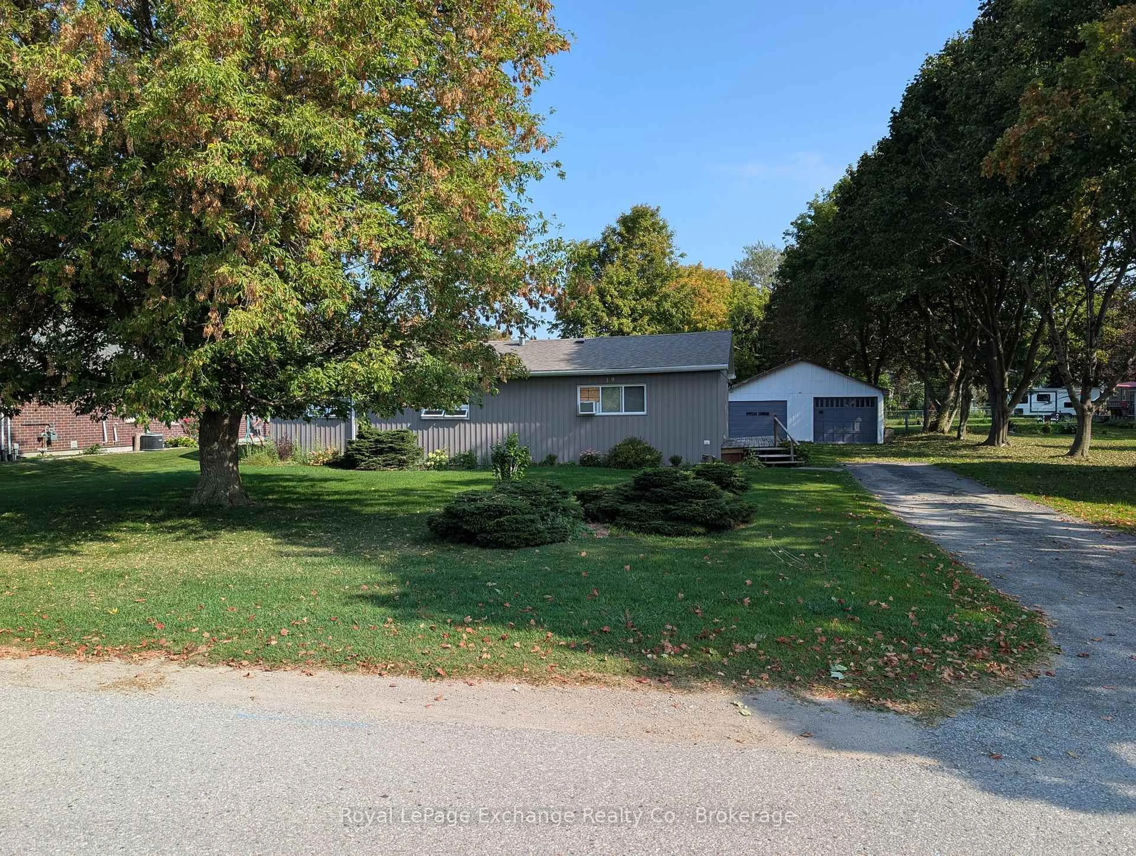 A pic from outside/outdoor area/front of a property/back of a property/a pic from drone, street for 19 Park St, Huron-Kinloss Ontario N0G 2R0