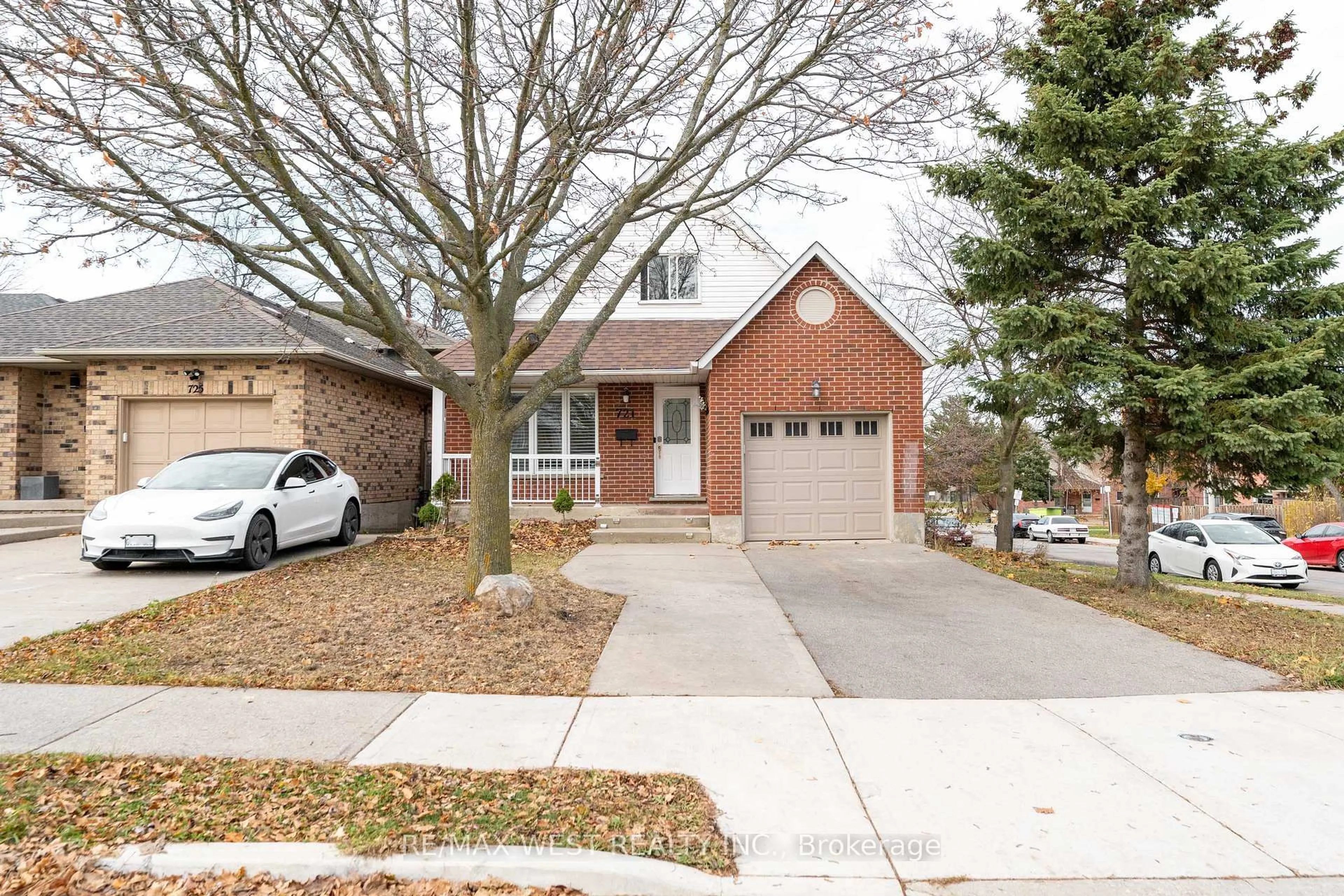 Home with brick exterior material, street for 721 Acadia Dr, Hamilton Ontario L8W 3V2